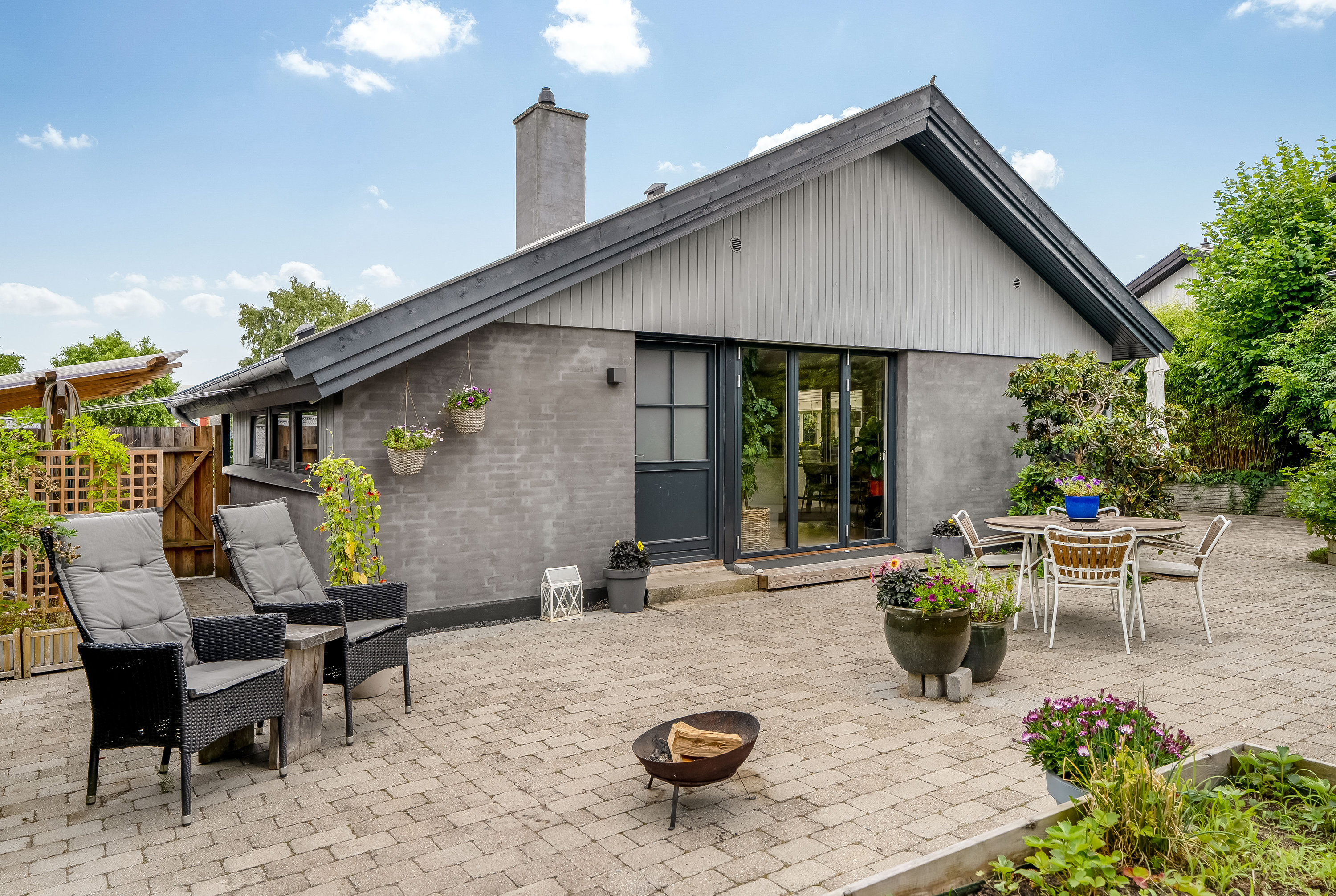 Fremhævet terrasse billede i fuldskærmstilstand. Billede af Møllesvinget 7, Alsønderup, 3400 Hillerød