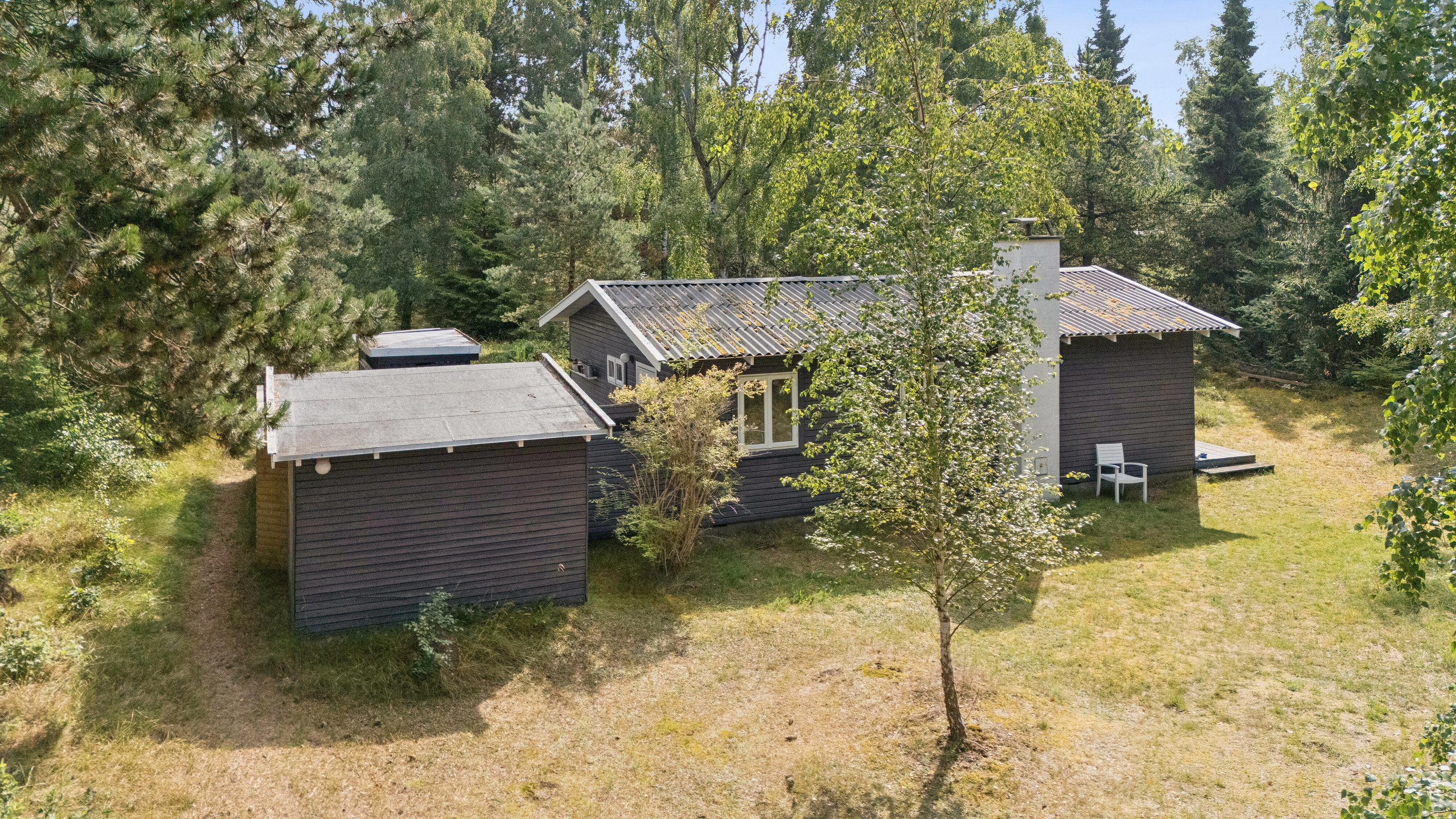 Miniaturebillede 1: set fra haven. Billede af Åvænget 18, Tengslemrk L, 4573 Højby