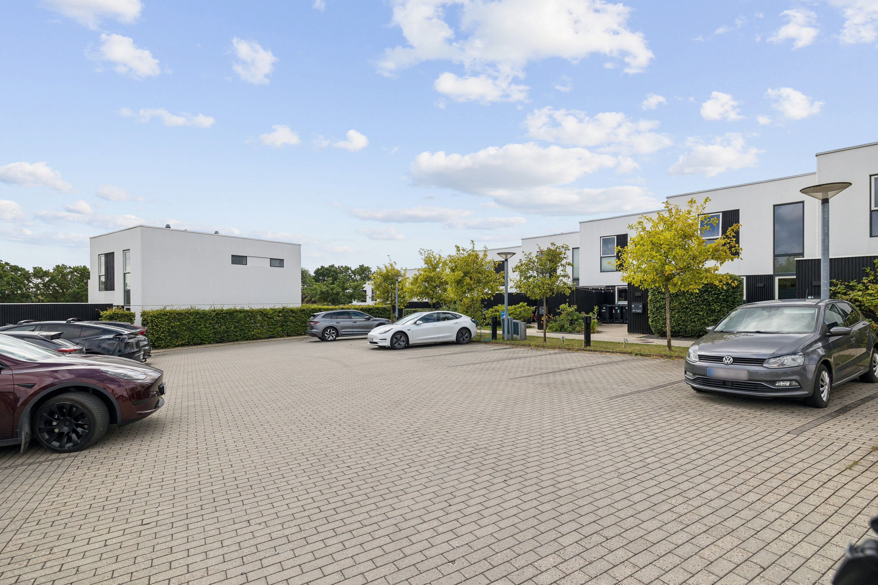 Fremhævet parkering billede i fuldskærmstilstand. Billede af Prins Christians Vænge 151, Skanderborg Bakker, 8660 Skanderborg