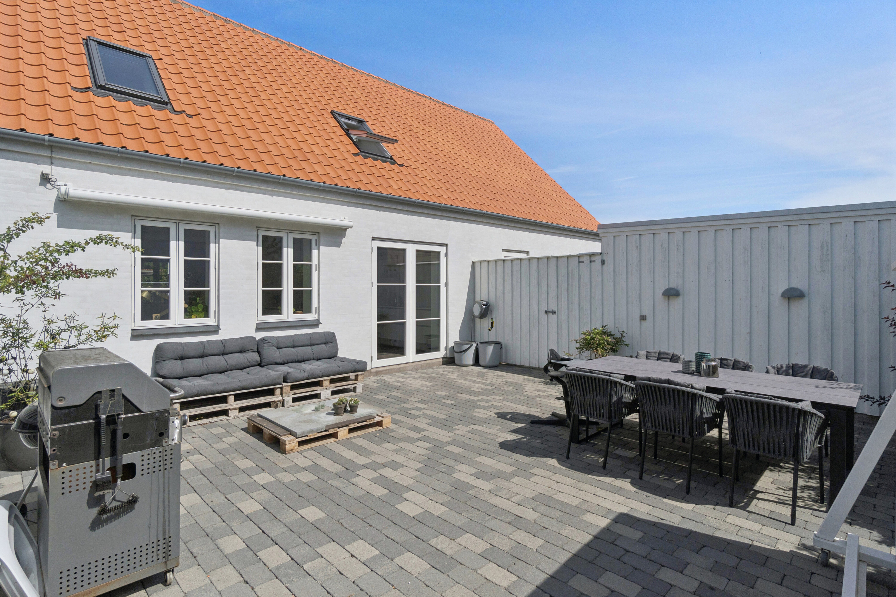 Fremhævet terrasse billede i fuldskærmstilstand. Billede af Søndre Alle 59, 3700 Rønne