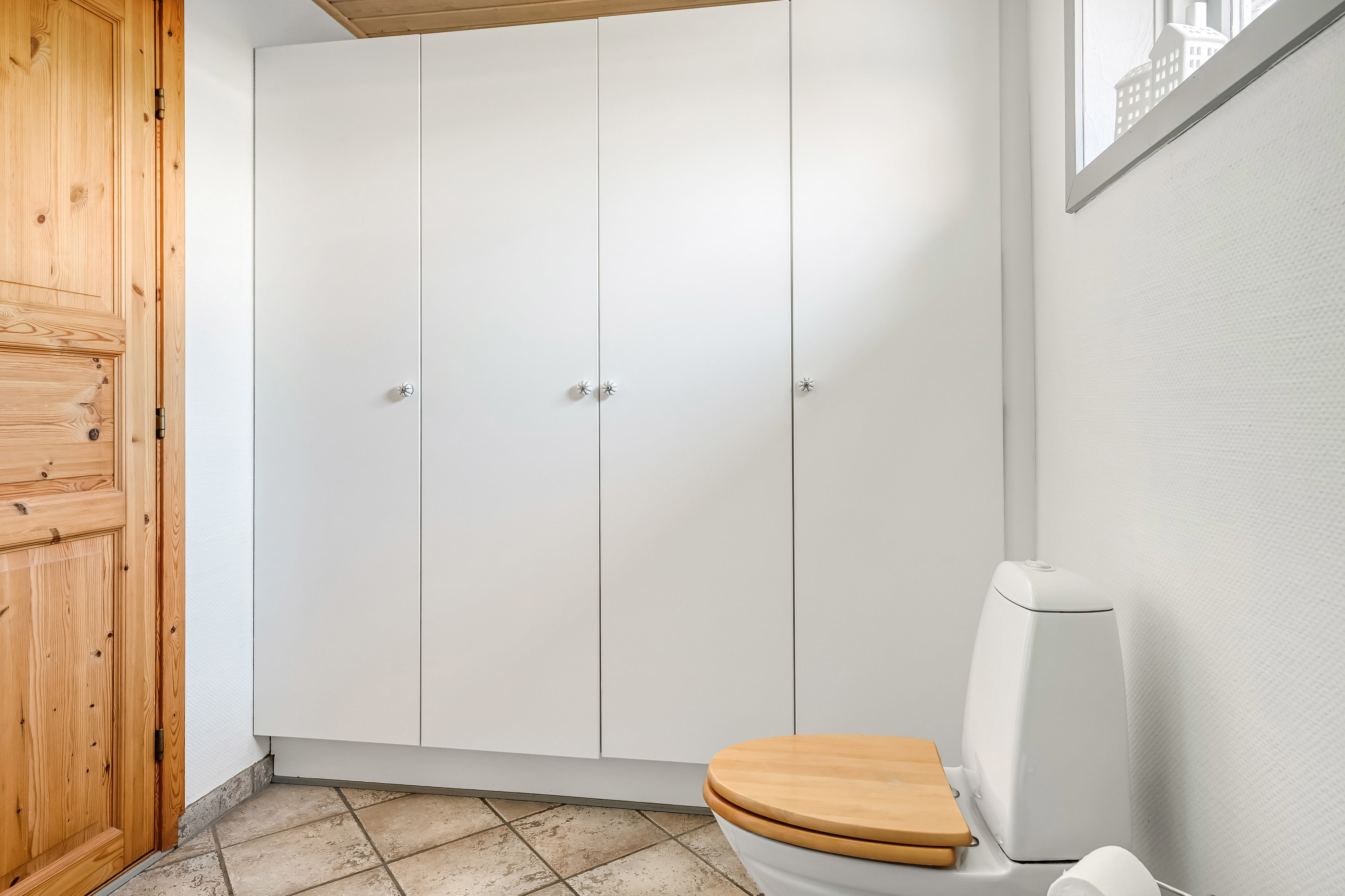 Fremhævet toilet billede i fuldskærmstilstand. Billede af Engvej 27, 6840 Oksbøl