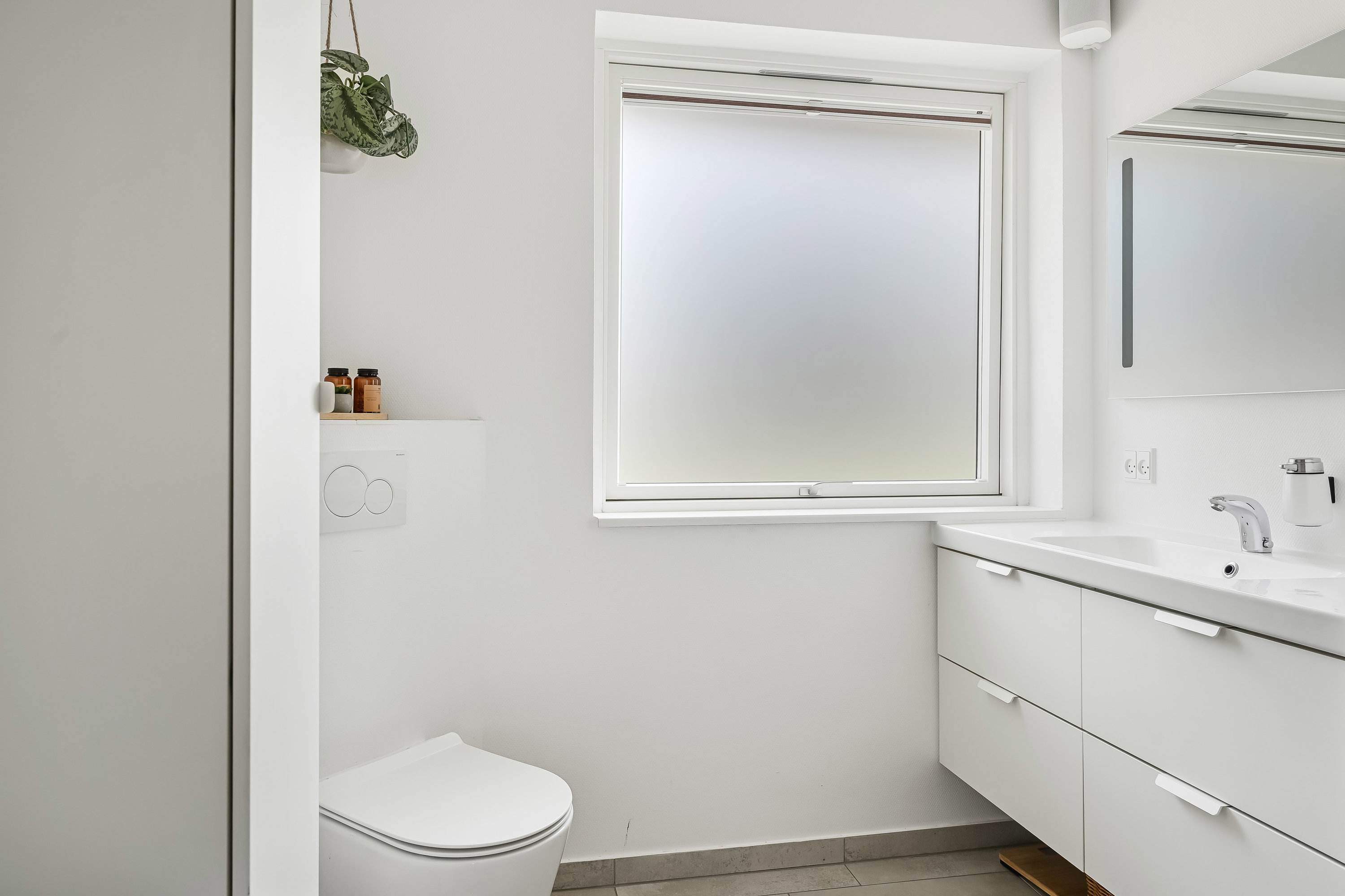 Fremhævet toilet billede i fuldskærmstilstand. Billede af Bøgevej 6, 6840 Oksbøl