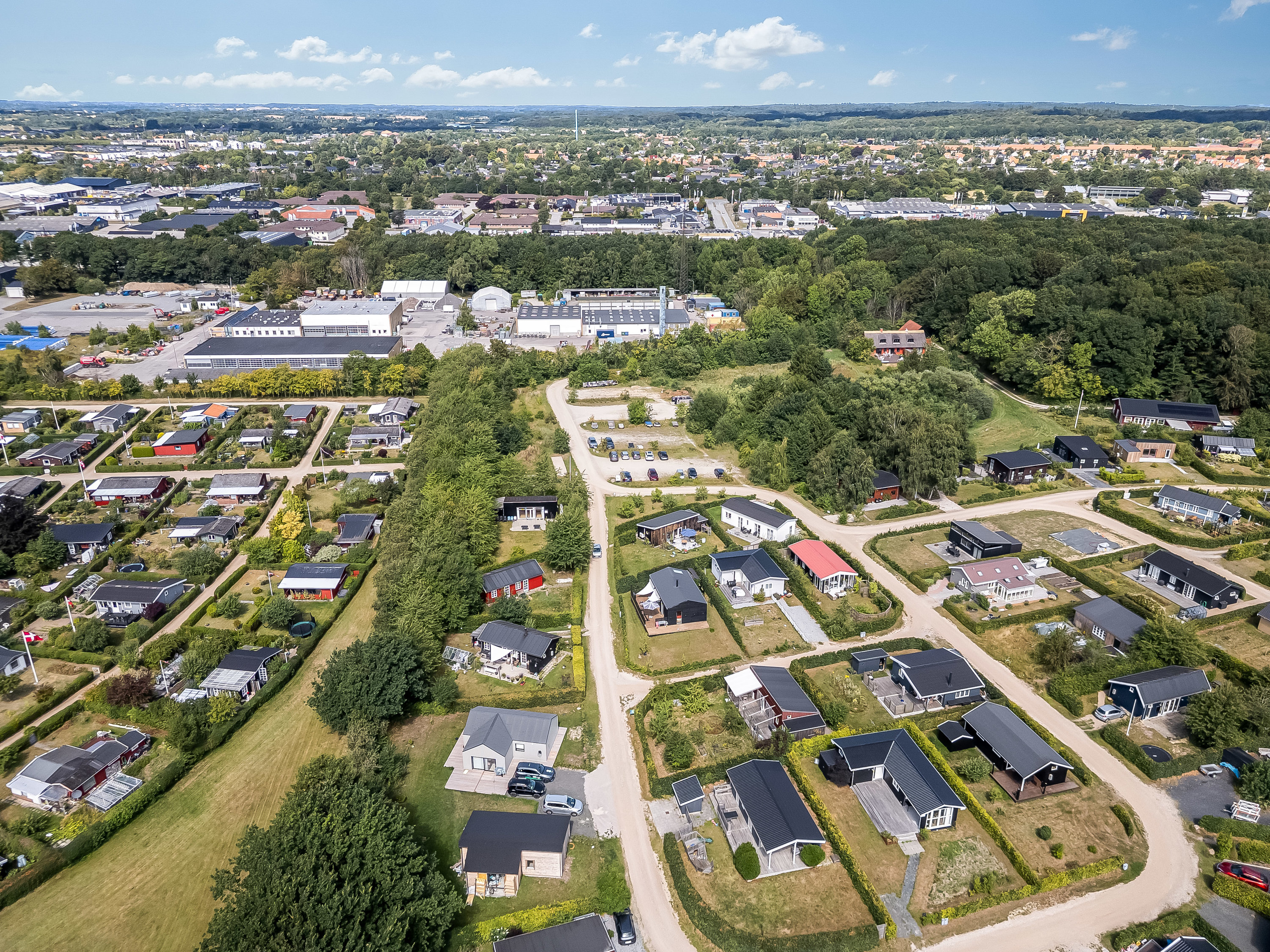 Fremhævet luftfoto billede i fuldskærmstilstand. Billede af Tirsdagsengen 23, 3400 Hillerød