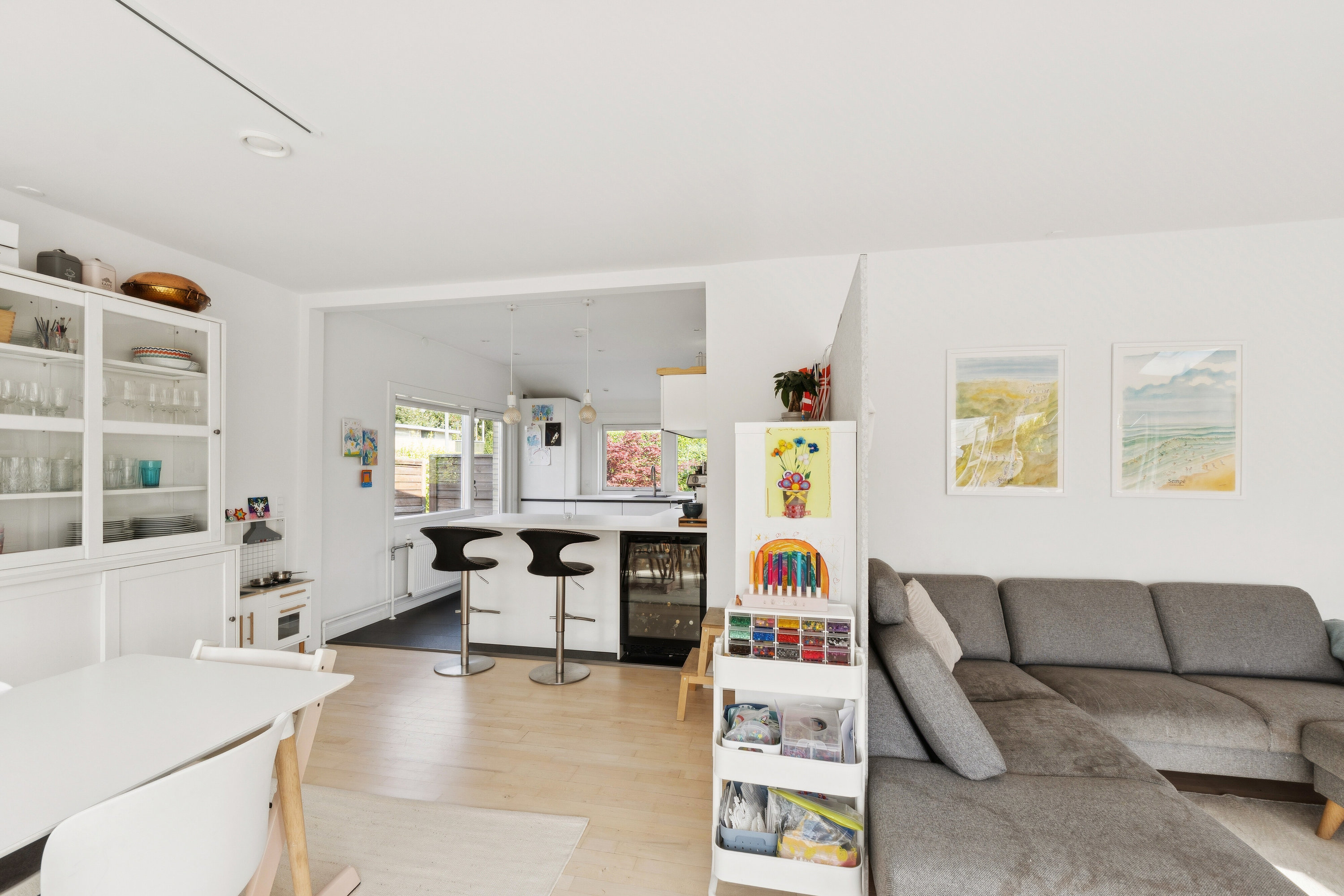Fremhævet stue billede i fuldskærmstilstand. Billede af Ærtebjergvej 12, 2650 Hvidovre