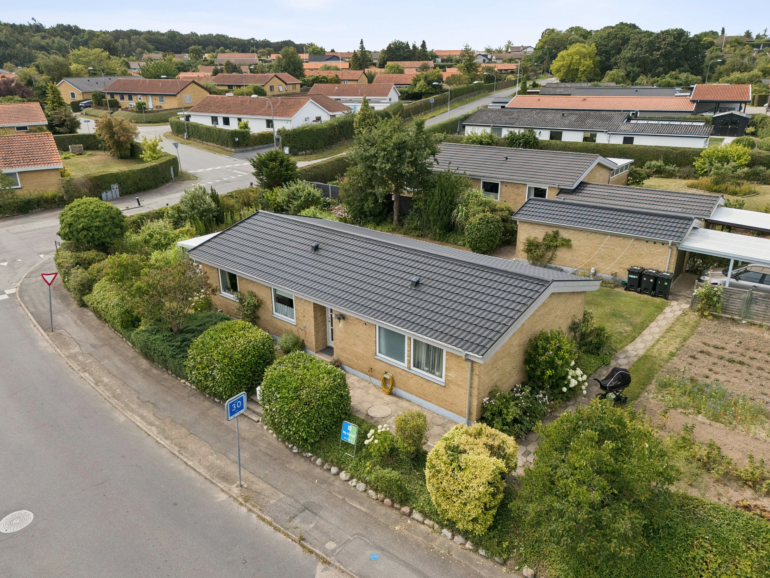 Fremhævet luftfoto billede i fuldskærmstilstand. Billede af Magnolievænget 1, 5800 Nyborg