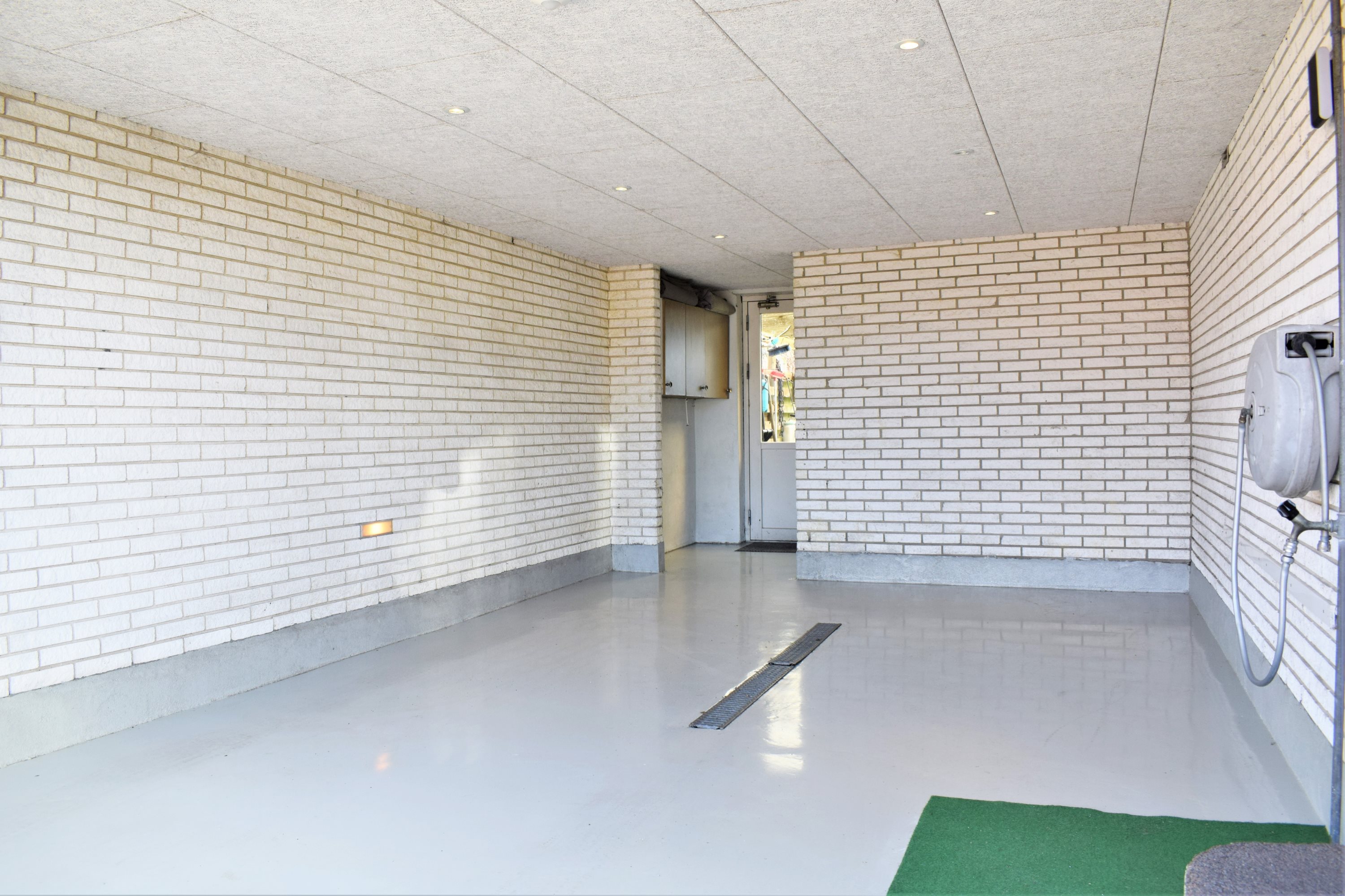 Fremhævet carport billede i fuldskærmstilstand. Billede af Skolebakken 10, Herborg, 6920 Videbæk