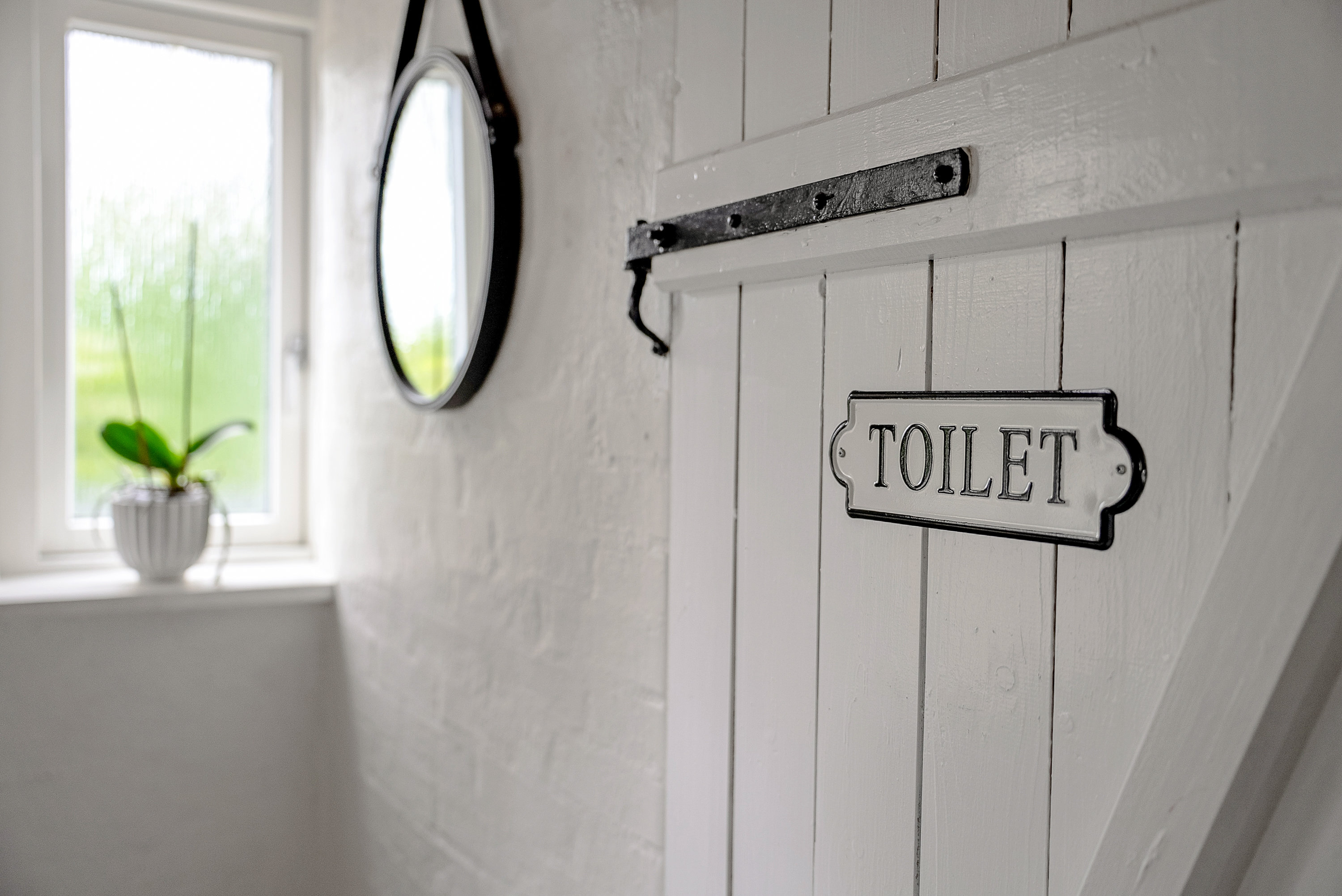 Fremhævet toilet billede i fuldskærmstilstand. Billede af Espestok 121, Trøstrup, 5210 Odense NV