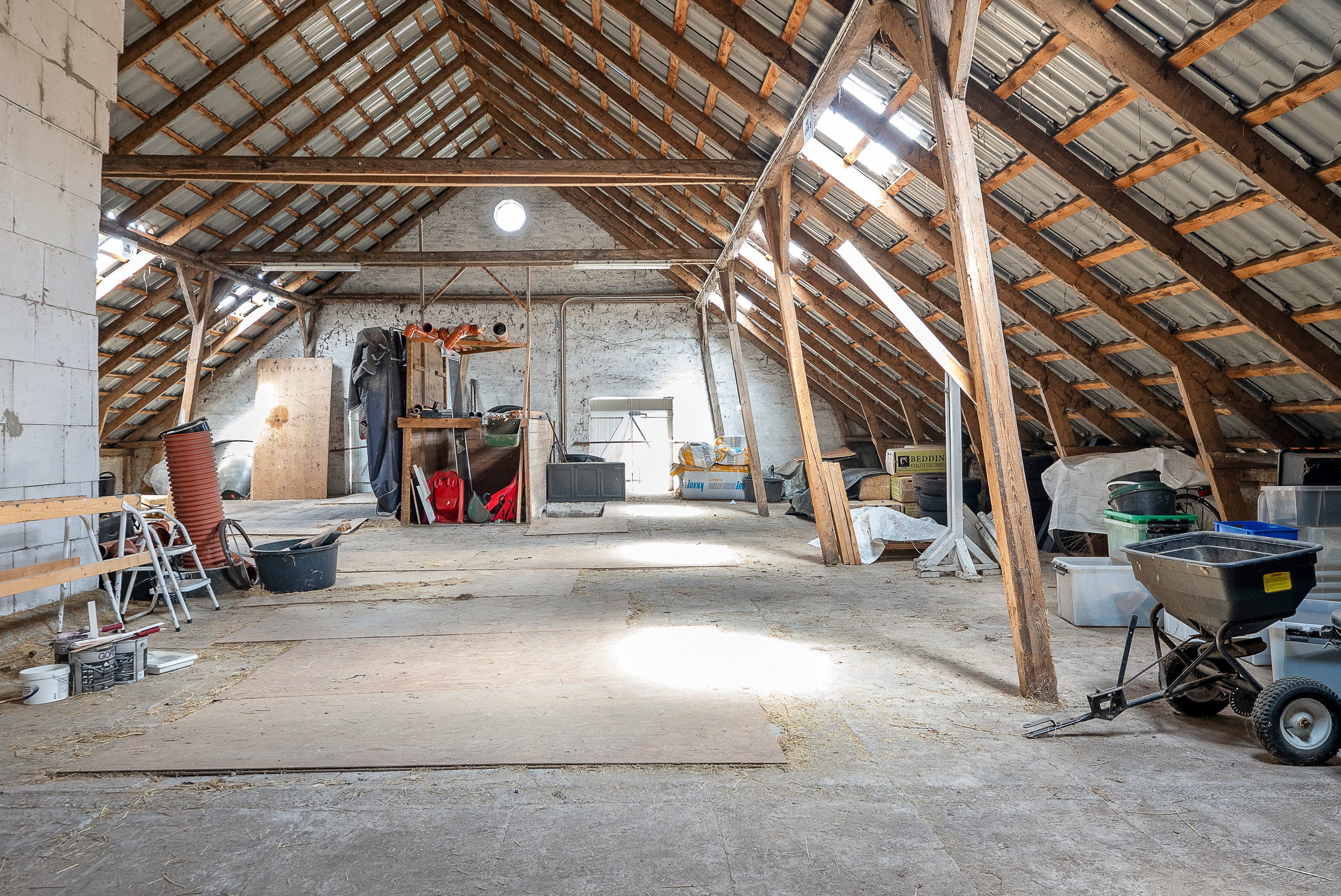 Fremhævet loft billede i fuldskærmstilstand. Billede af Espestok 121, Trøstrup, 5210 Odense NV