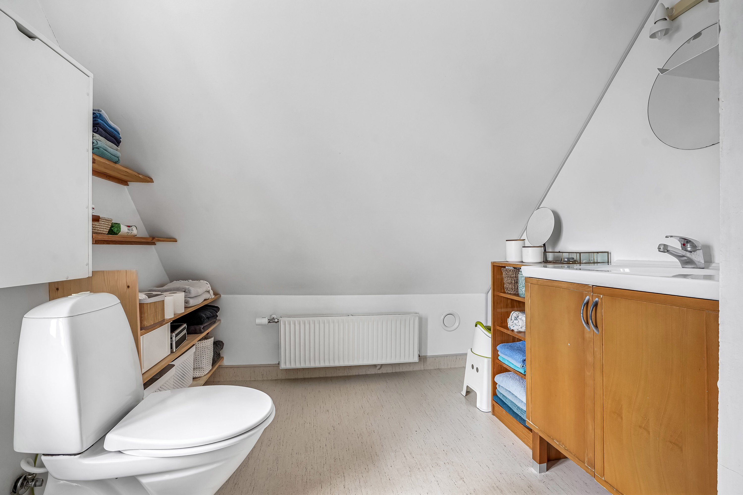 Fremhævet toilet billede i fuldskærmstilstand. Billede af Skalbjergvej 7, Bred, 5492 Vissenbjerg