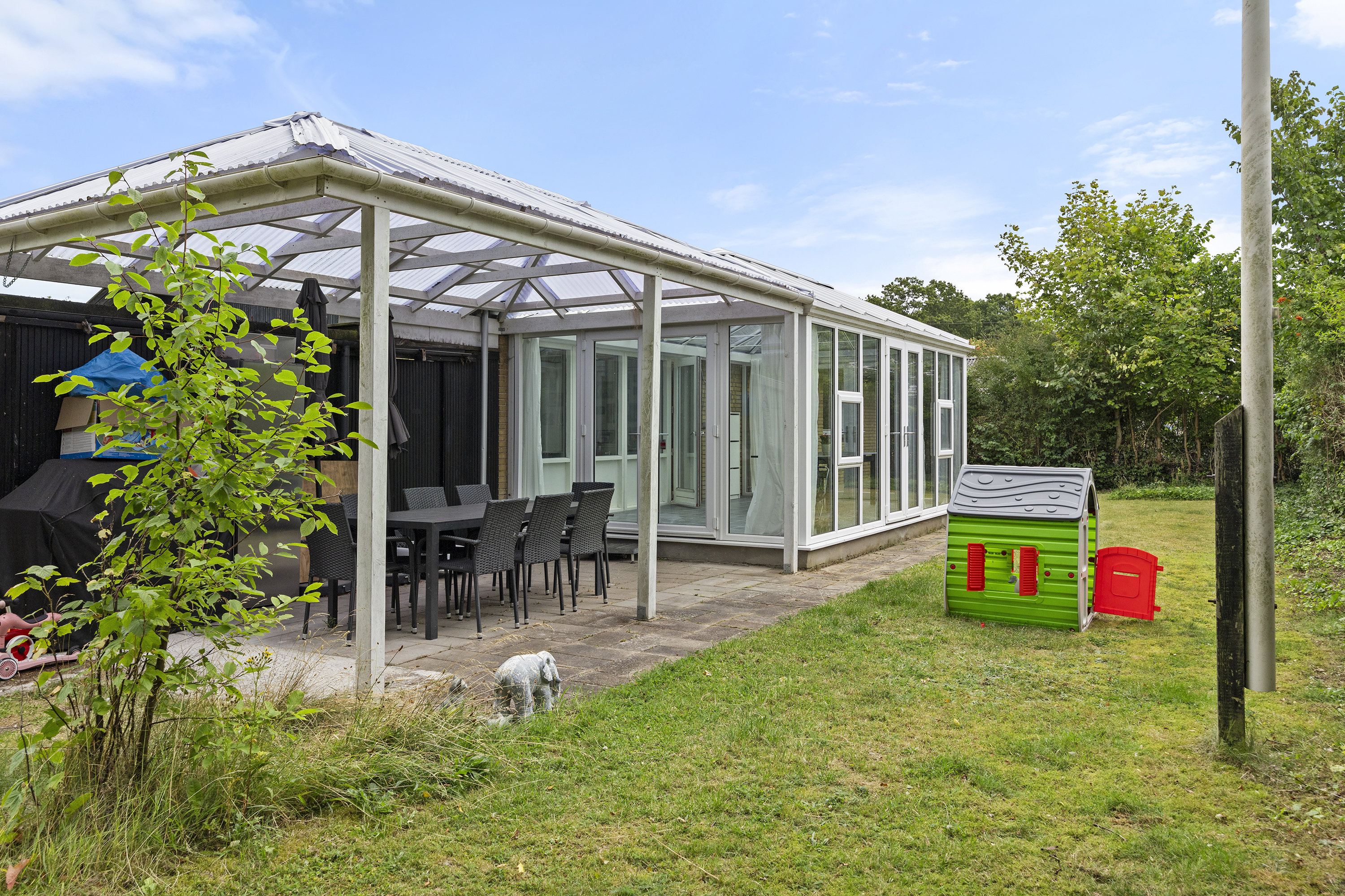 Fremhævet terrasse billede i fuldskærmstilstand. Billede af Lerager 68, 3600 Frederikssund