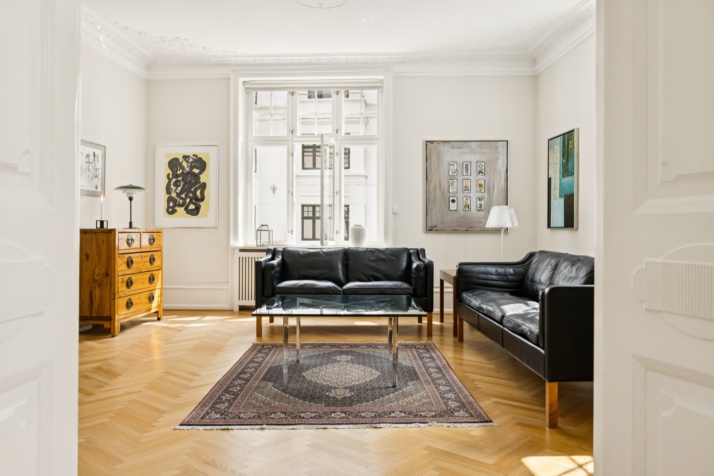 Fremhævet stue billede i fuldskærmstilstand. Billede af Sankt Thomas Alle 15, 2. tv., 1824 Frederiksberg C