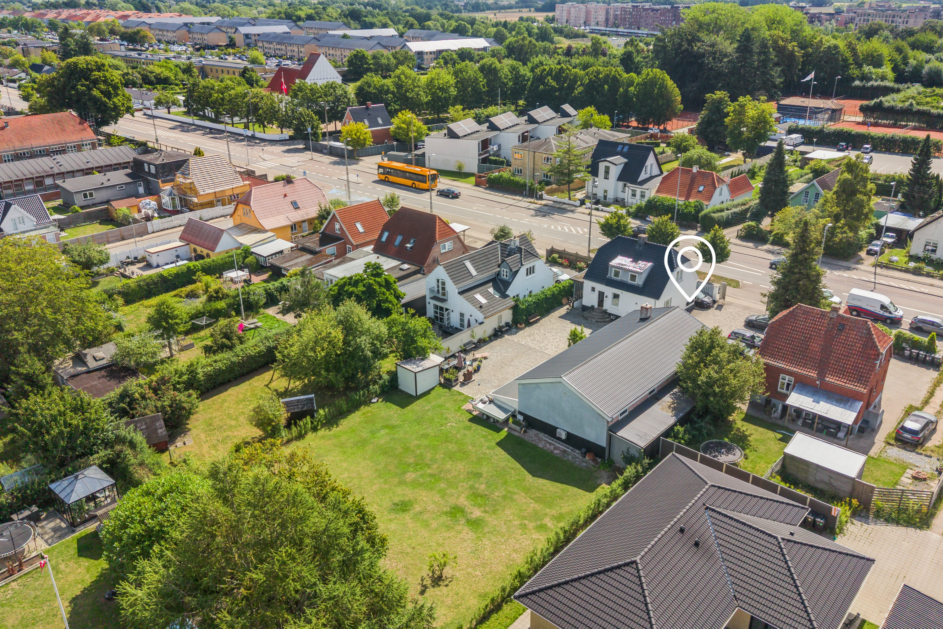 Fremhævet luftfoto billede i fuldskærmstilstand. Billede af Hovedgaden 462, 2640 Hedehusene