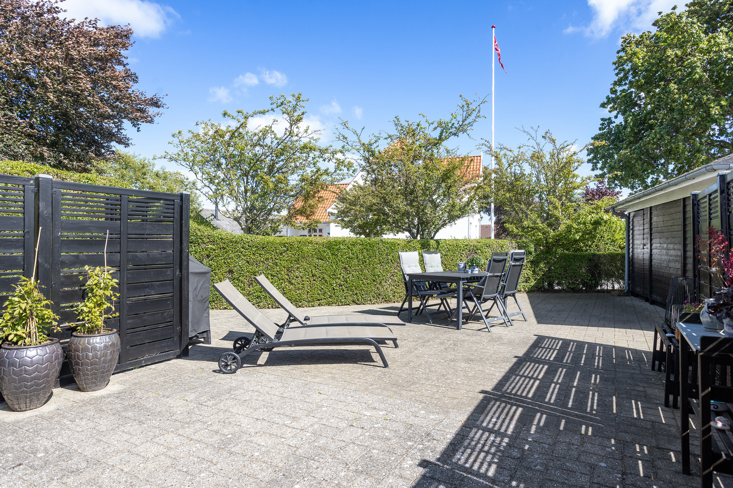 Fremhævet terrasse billede i fuldskærmstilstand. Billede af Skolevej 1, 9970 Strandby