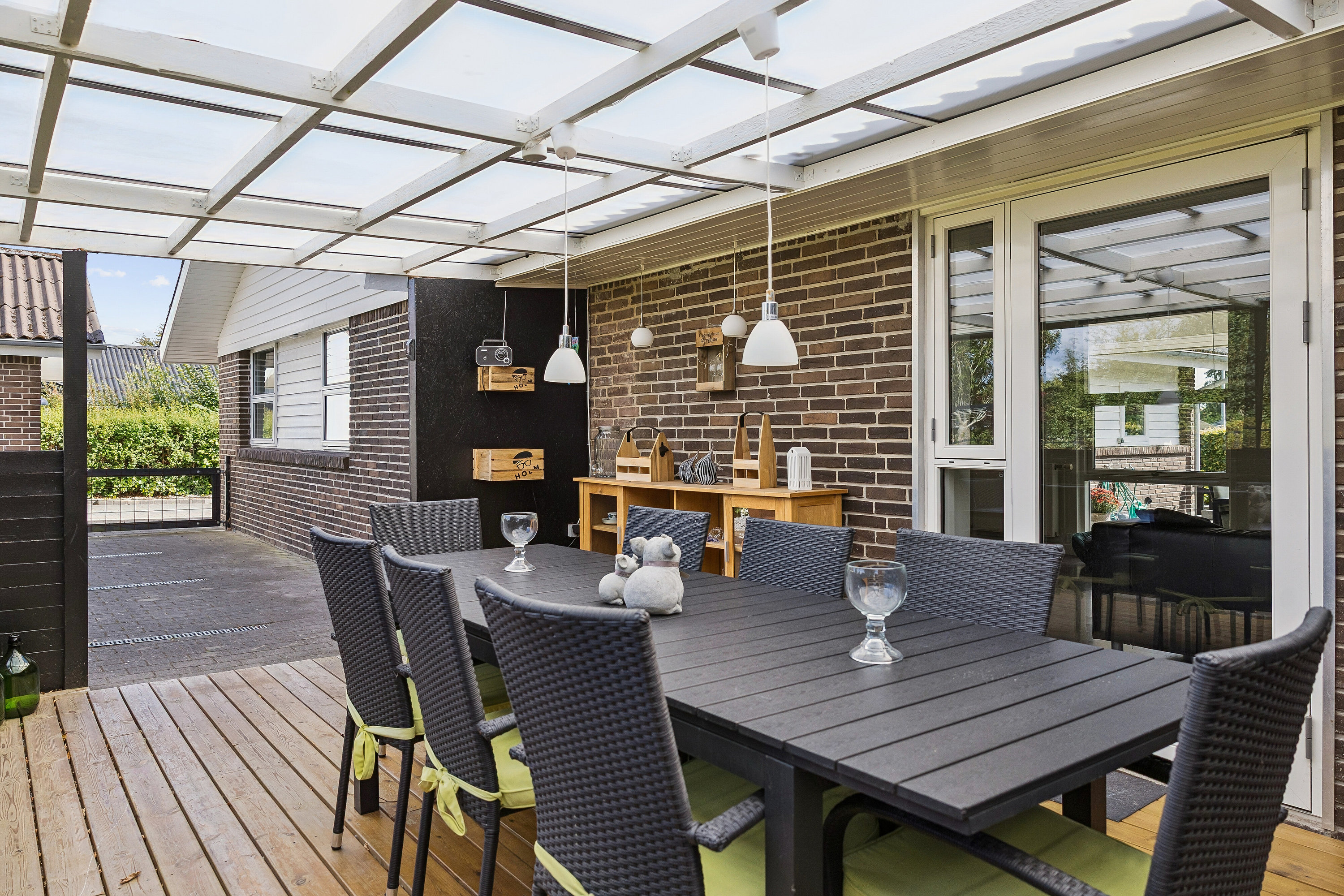 Fremhævet overdækket terrasse billede i fuldskærmstilstand. Billede af Lærkevej 9, Hørmested, 9870 Sindal
