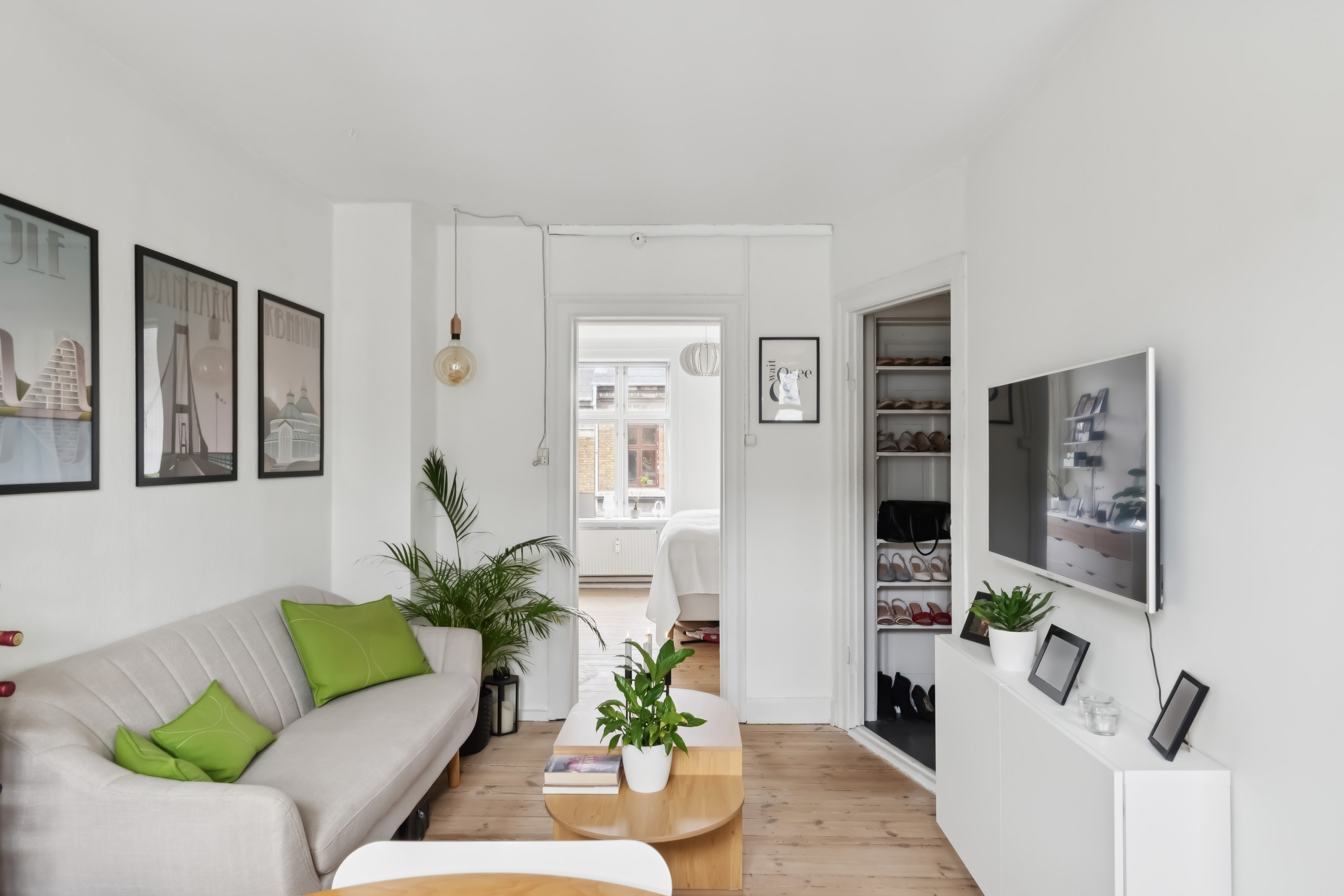Fremhævet stue billede i fuldskærmstilstand. Billede af Ålborggade 27, 5. th., 2100 København Ø