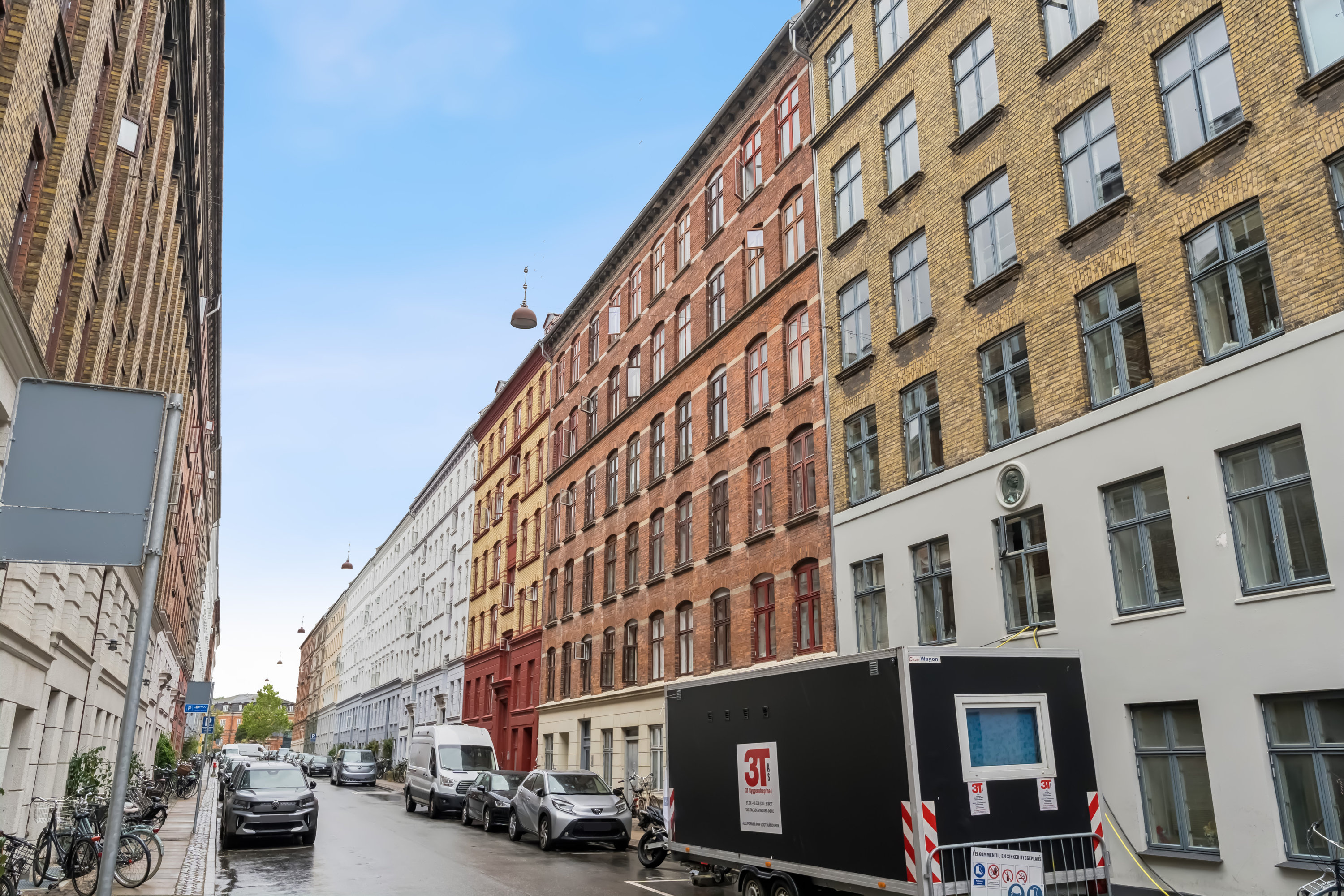 Fremhævet andet billede i fuldskærmstilstand. Billede af Ålborggade 27, 5. th., 2100 København Ø