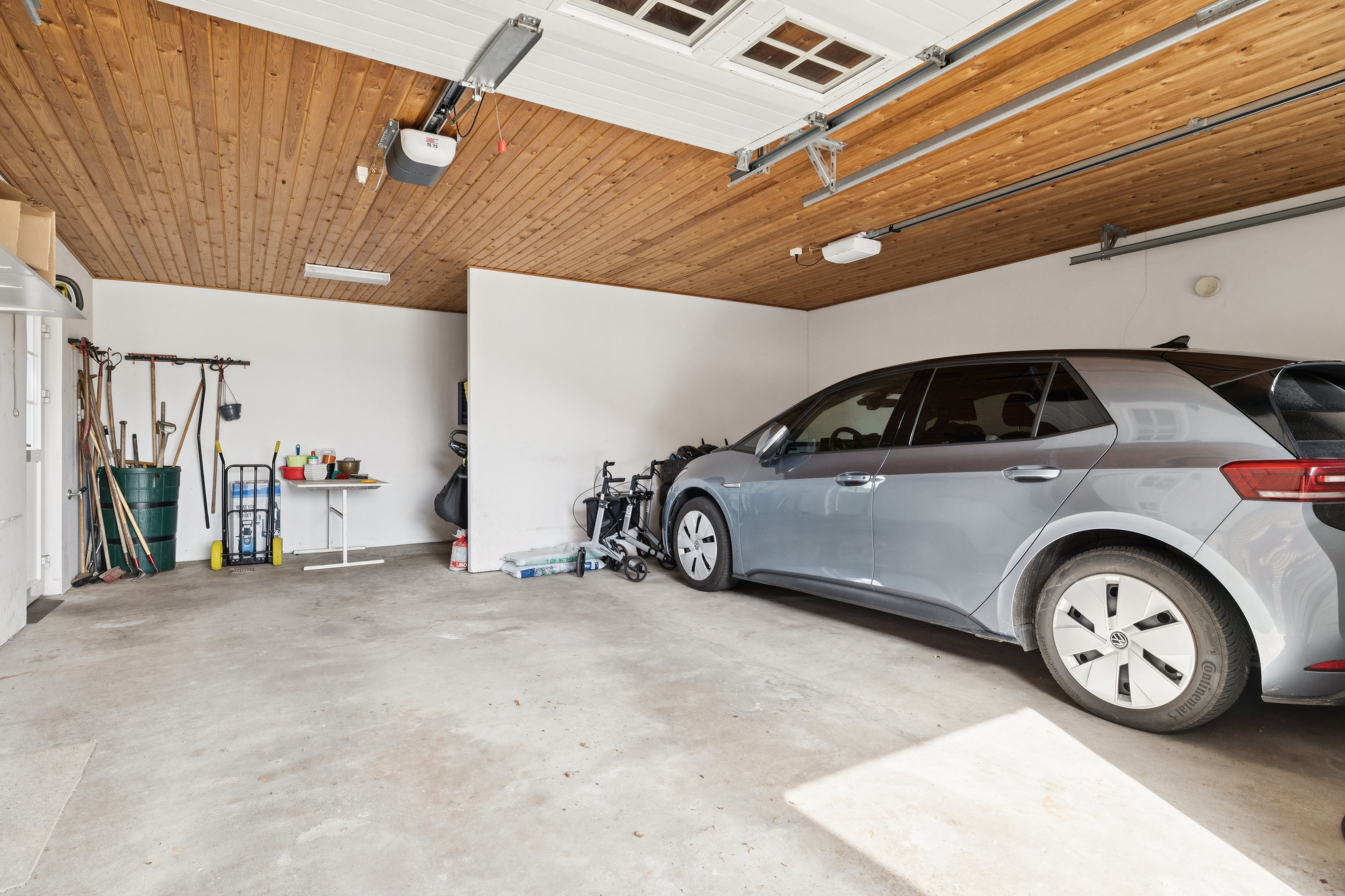 Fremhævet dobbelt garage billede i fuldskærmstilstand. Billede af Tingmosevej 1, Valsgård, 9500 Hobro