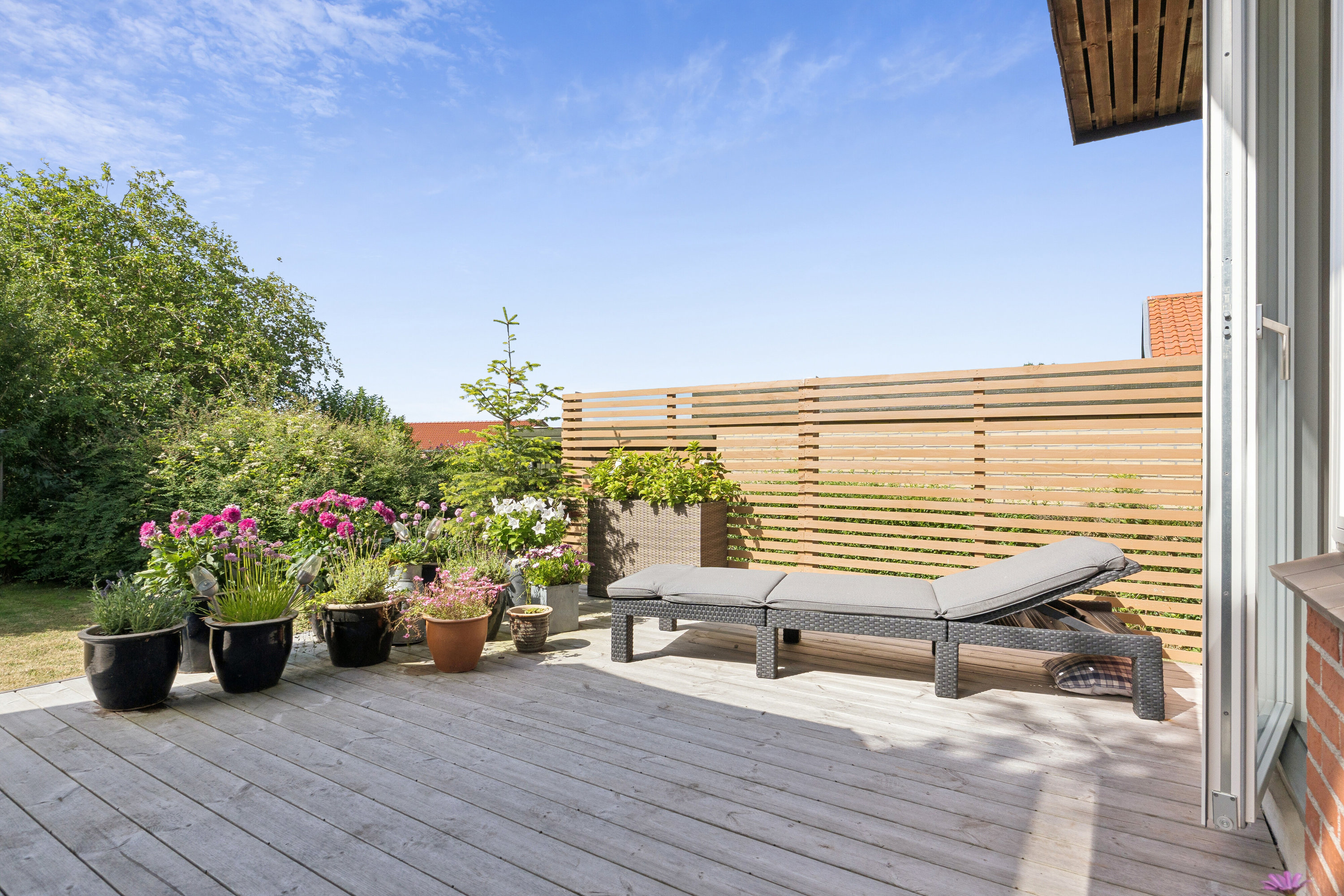 Fremhævet terrasse billede i fuldskærmstilstand. Billede af Solvej 17, Tåsinge, 5700 Svendborg