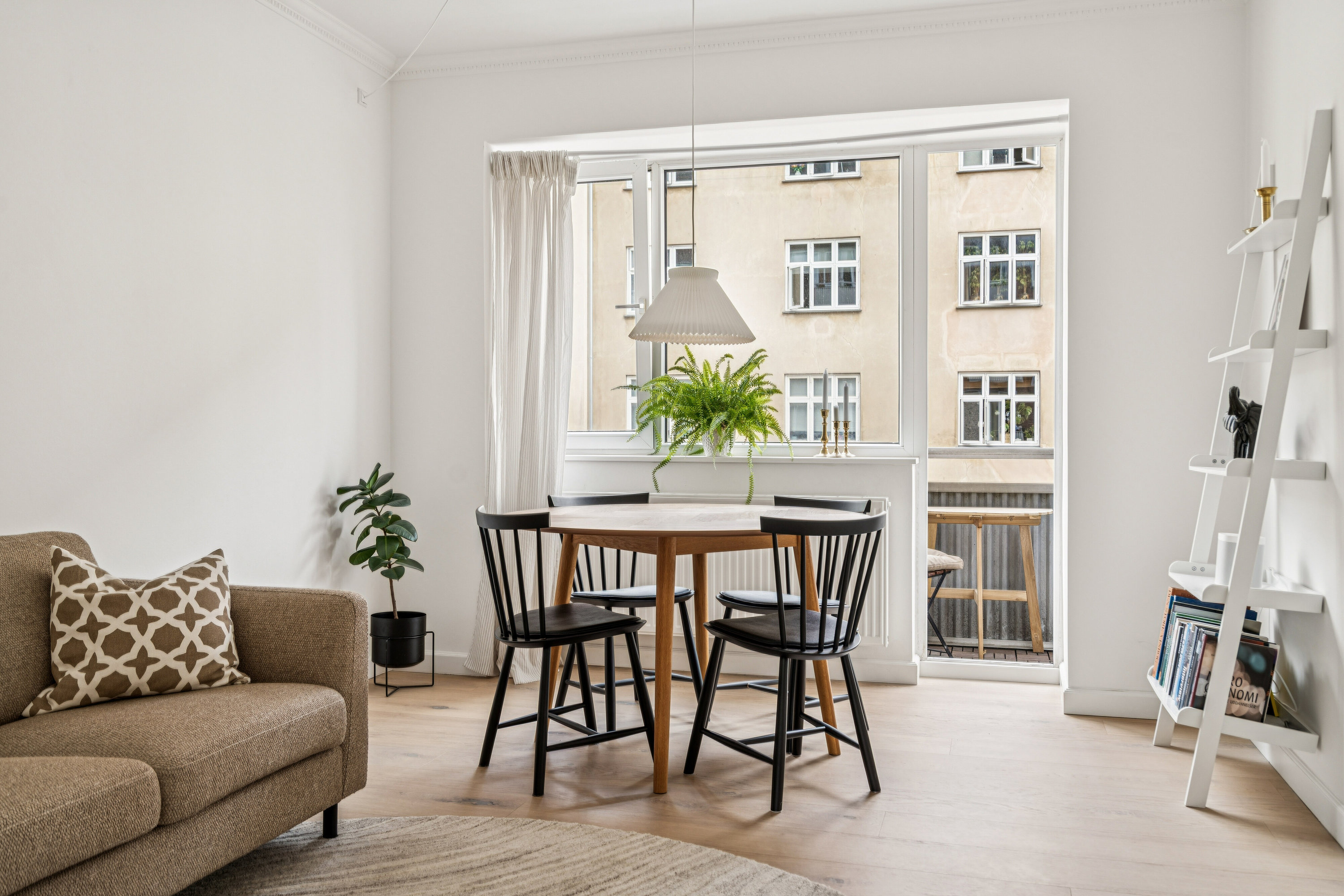 Fremhævet stue billede i fuldskærmstilstand. Billede af Østerdalsgade 3A, 1. th., 2300 København S