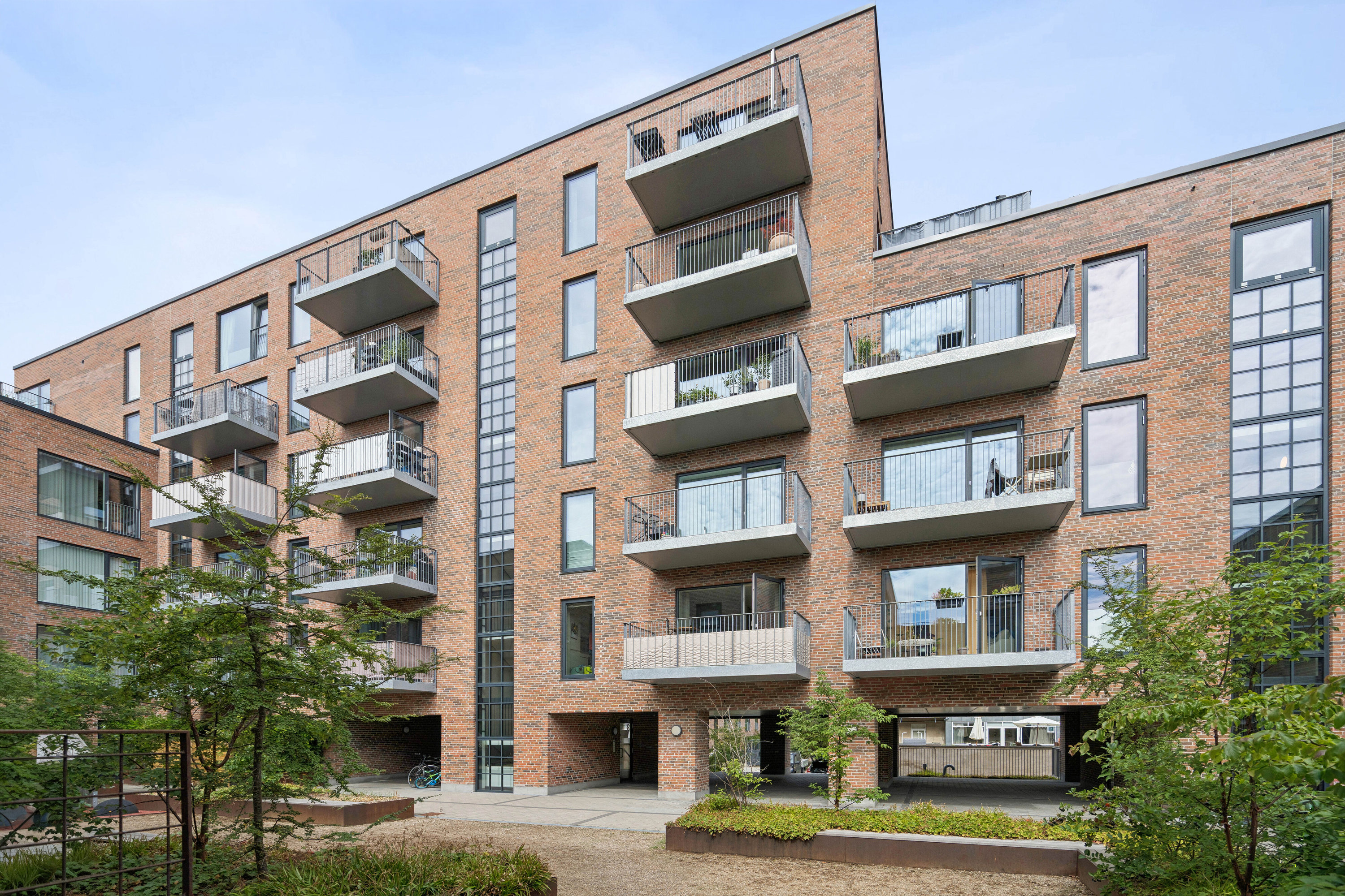 Fremhævet facade billede i fuldskærmstilstand. Billede af Oldenborggade 10, 1. mf., 2300 København S