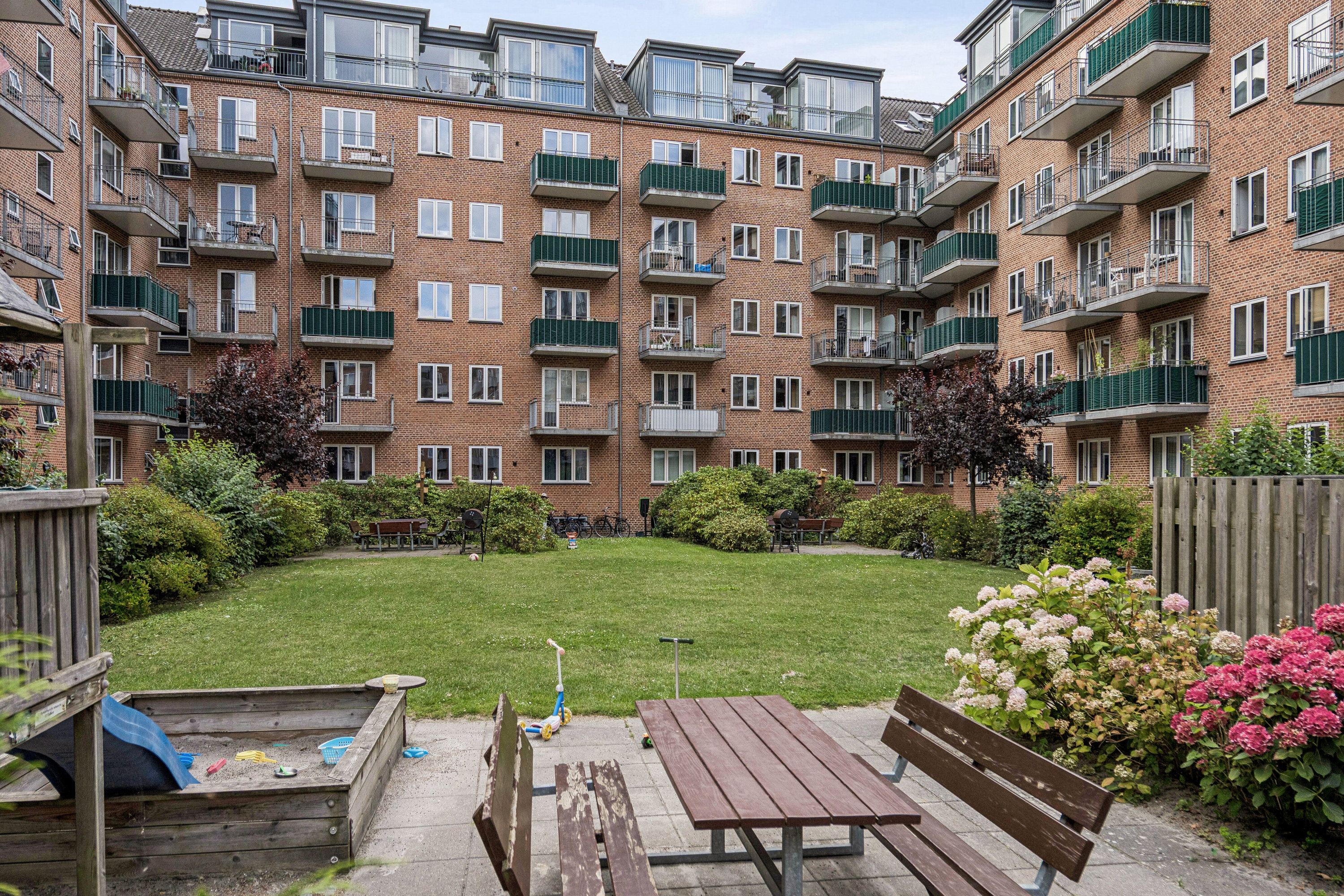 Fremhævet udendørs billede i fuldskærmstilstand. Billede af Østerdalsgade 3A, 1. th., 2300 København S