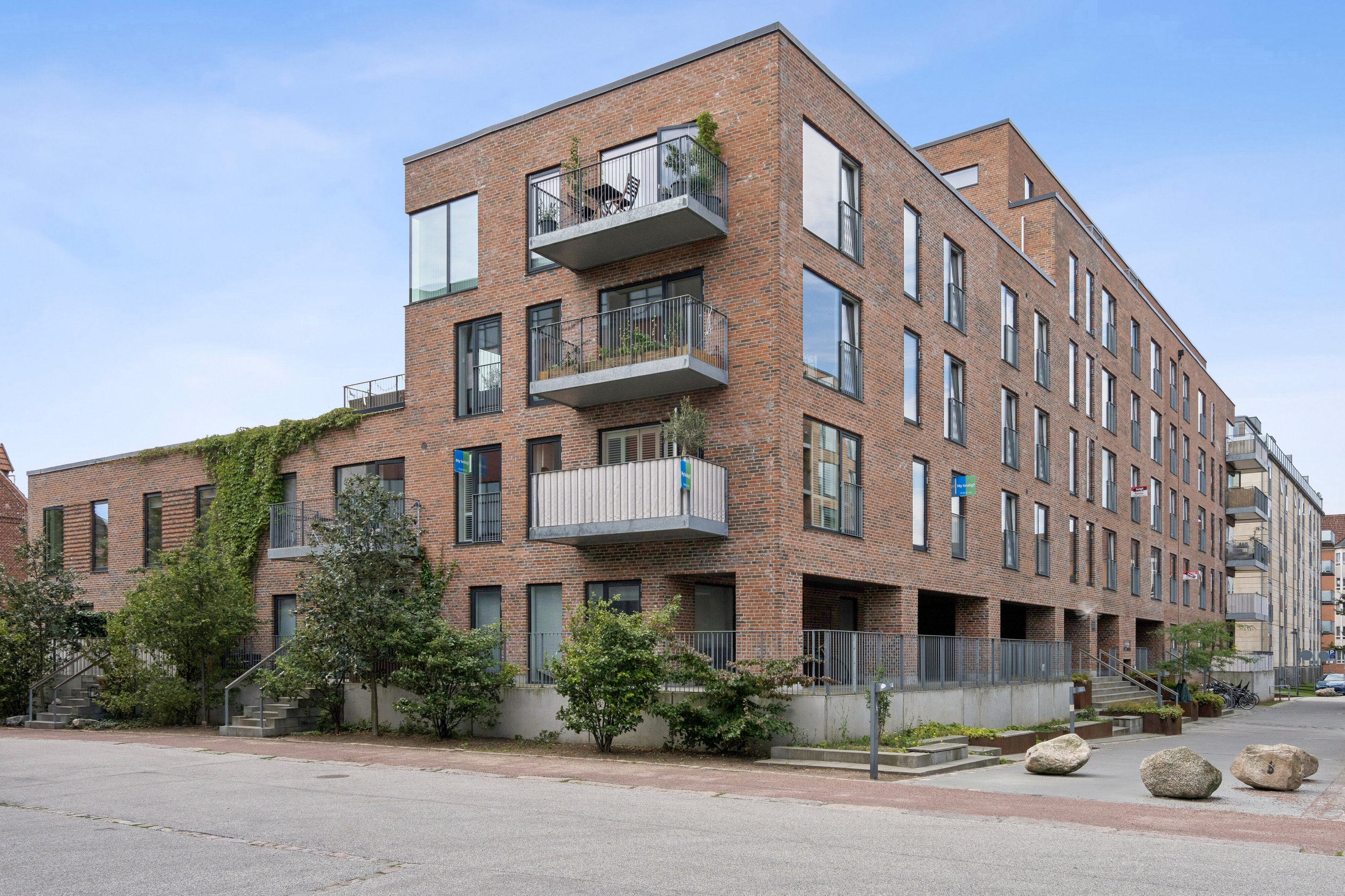 Fremhævet facade billede i fuldskærmstilstand. Billede af Oldenborggade 10, 1. mf., 2300 København S