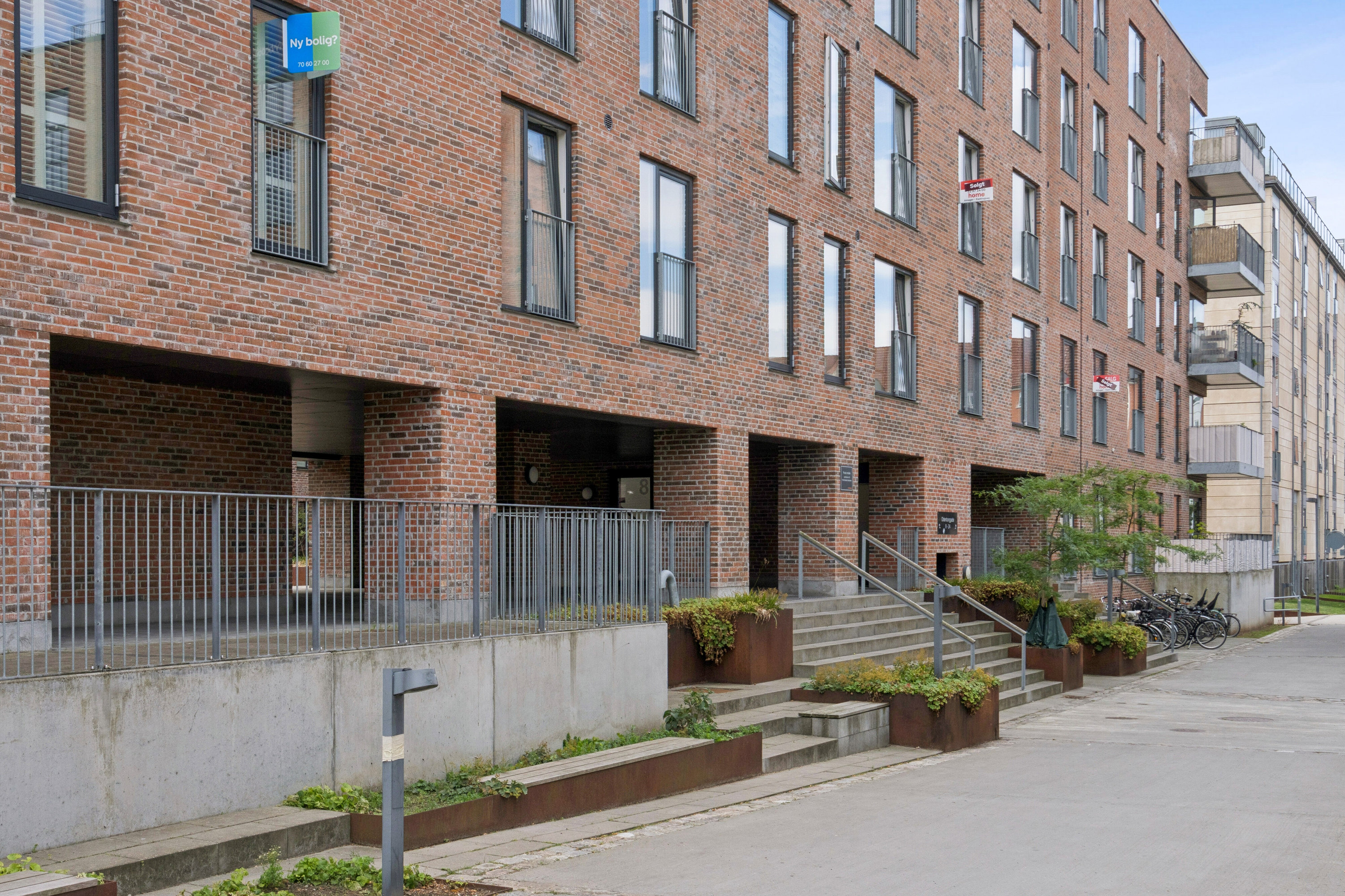 Fremhævet facade billede i fuldskærmstilstand. Billede af Oldenborggade 10, 1. mf., 2300 København S