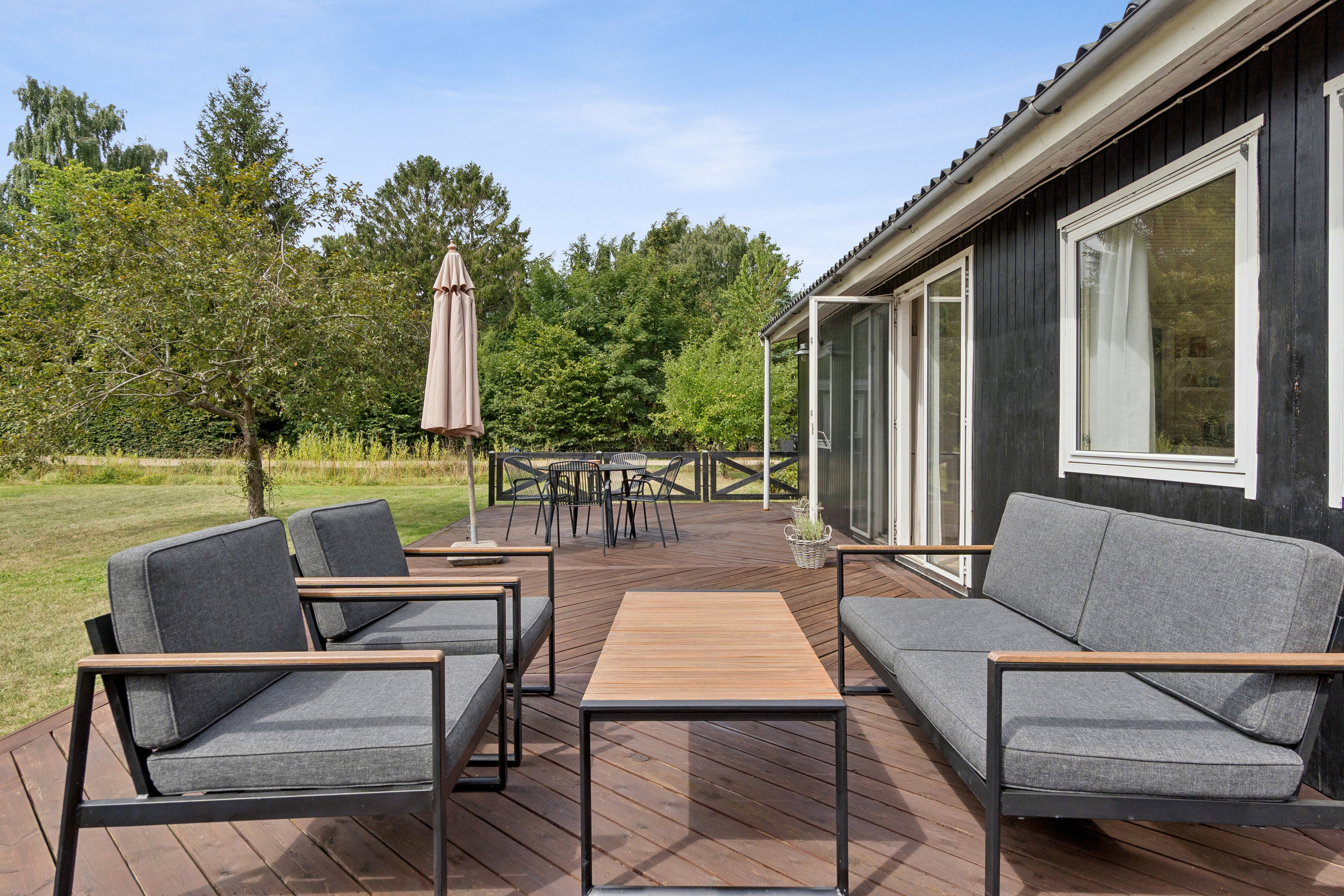 Fremhævet terrasse billede i fuldskærmstilstand. Billede af Inasvej 14, Kaldred, 4593 Eskebjerg