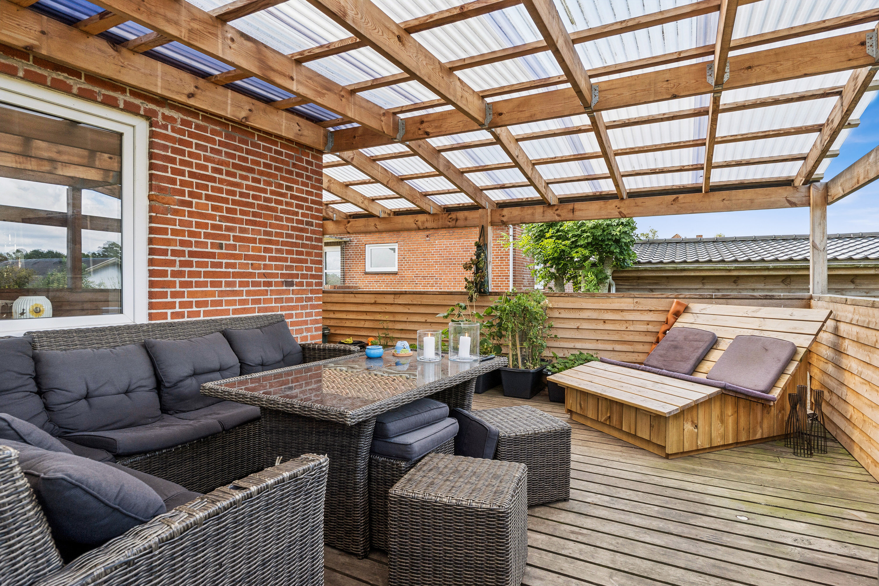 Fremhævet overdækket terrasse billede i fuldskærmstilstand. Billede af Bovvej 39B, 6330 Padborg