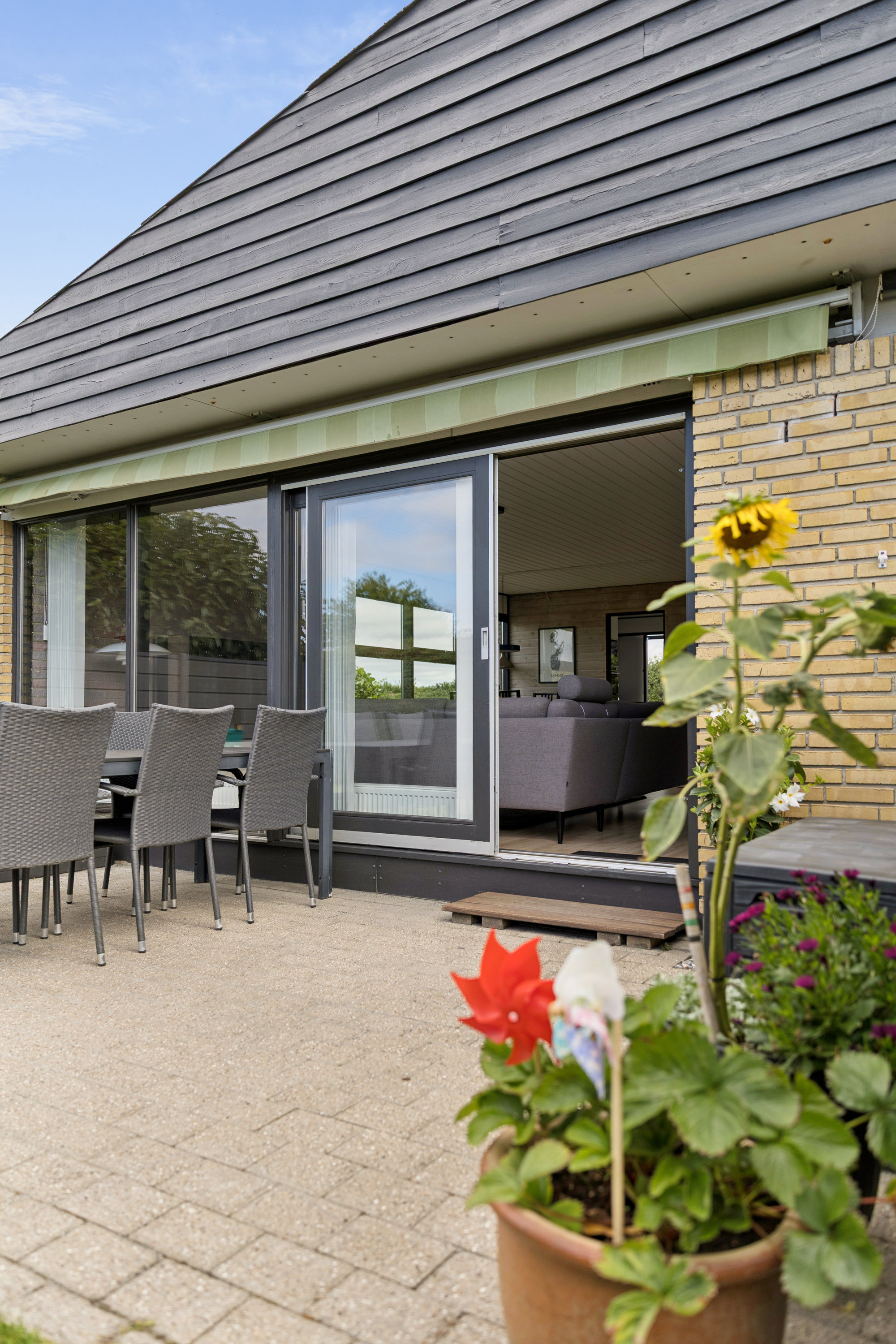 Fremhævet terrasse billede i fuldskærmstilstand. Billede af Ametystvej 13, 8541 Skødstrup