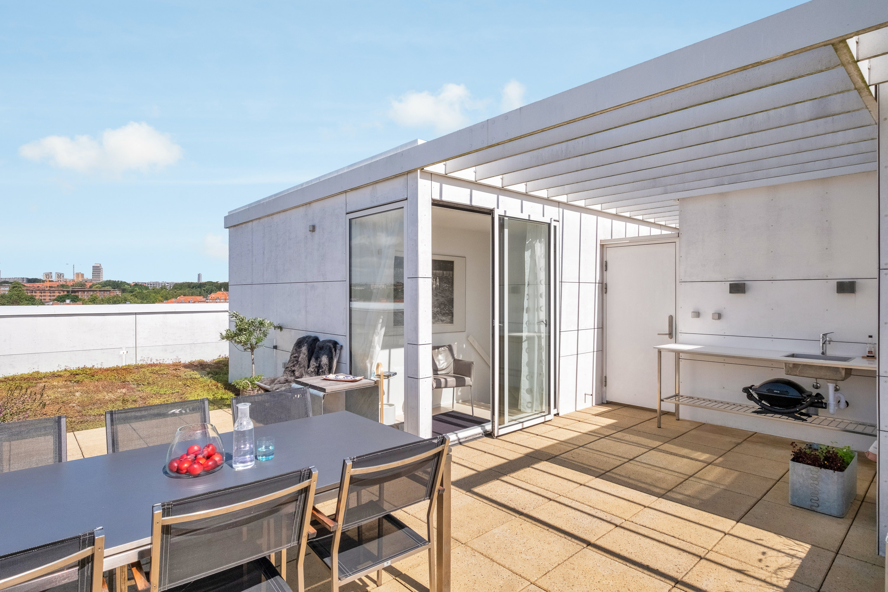 Fremhævet tagterrasse billede i fuldskærmstilstand. Billede af Åhusene 6, 9. 1., 8000 Aarhus C