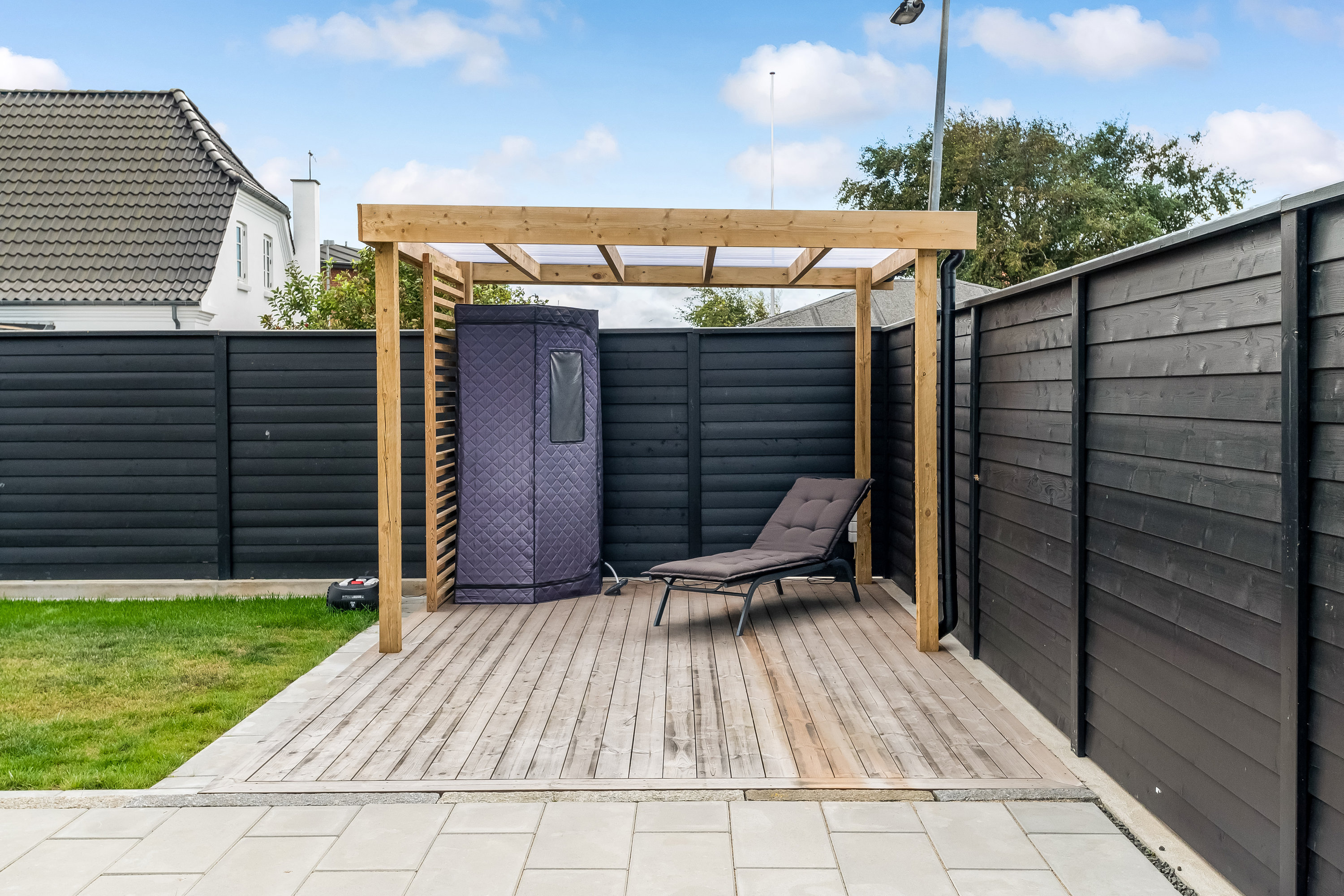 Fremhævet terrasse billede i fuldskærmstilstand. Billede af Rønbjerghage 3, Nørlem, 7620 Lemvig