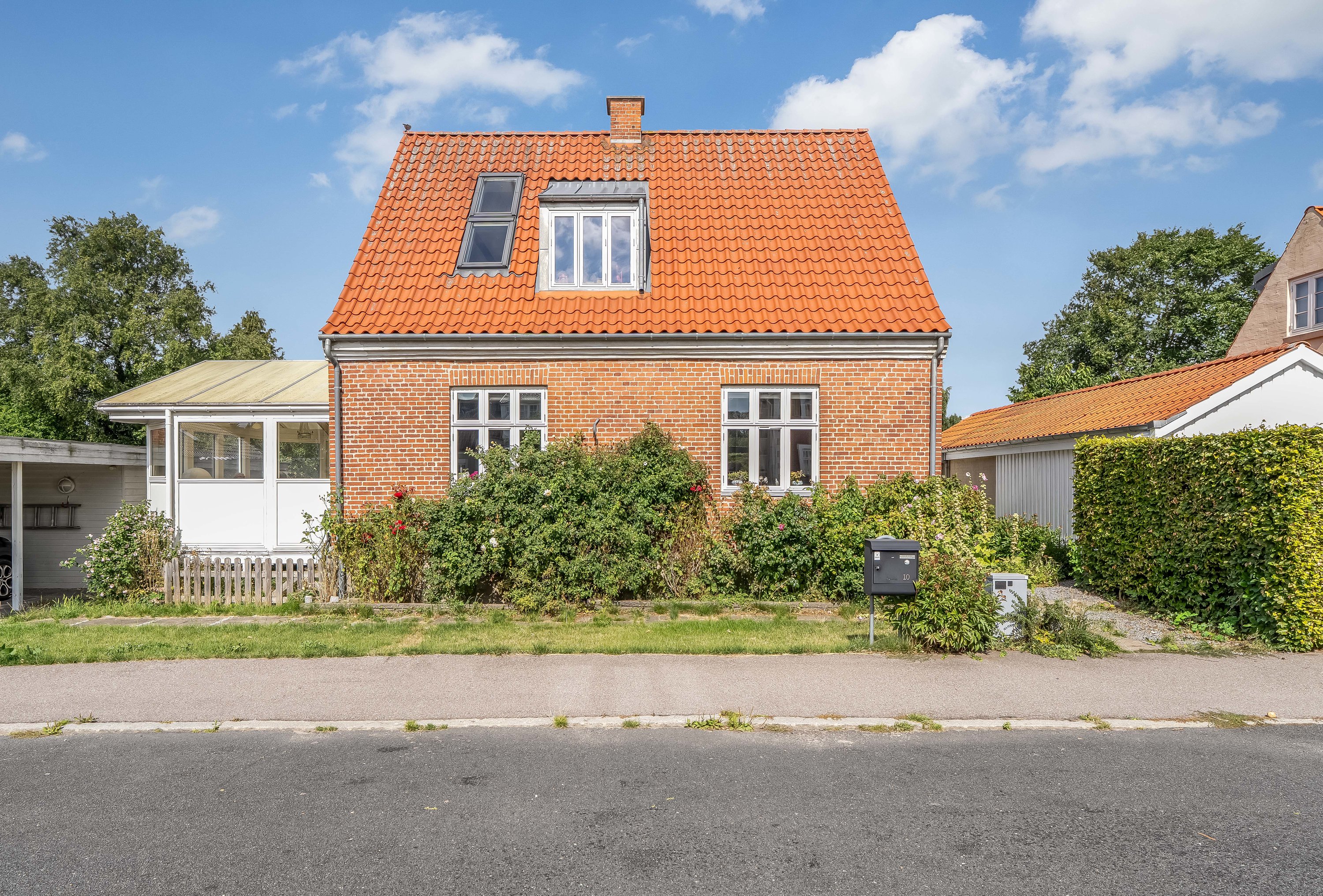 Fremhævet facade billede i fuldskærmstilstand. Billede af Møllersvej 10, 3400 Hillerød