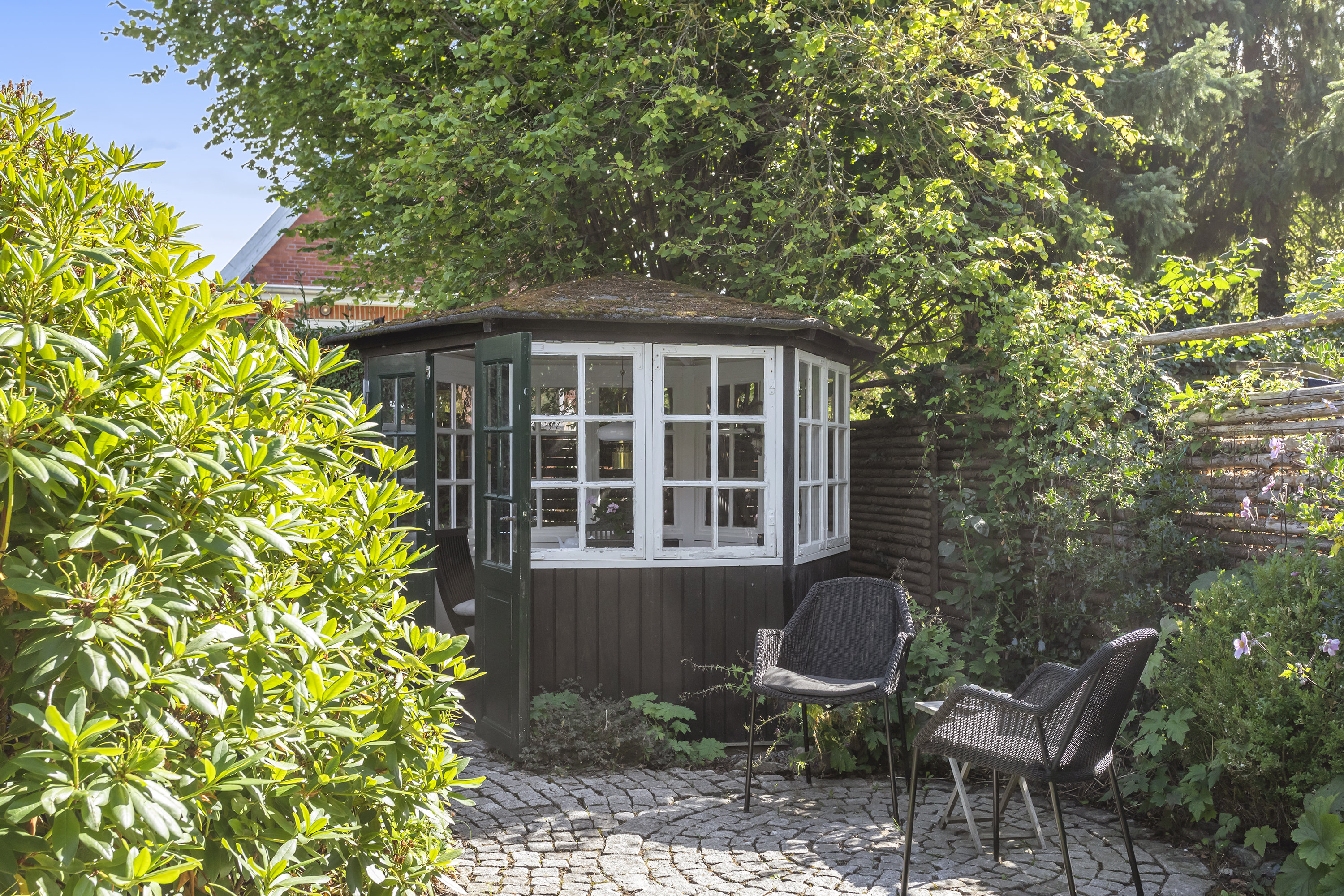 Fremhævet terrasse billede i fuldskærmstilstand. Billede af Æginavej 20, 2300 København S