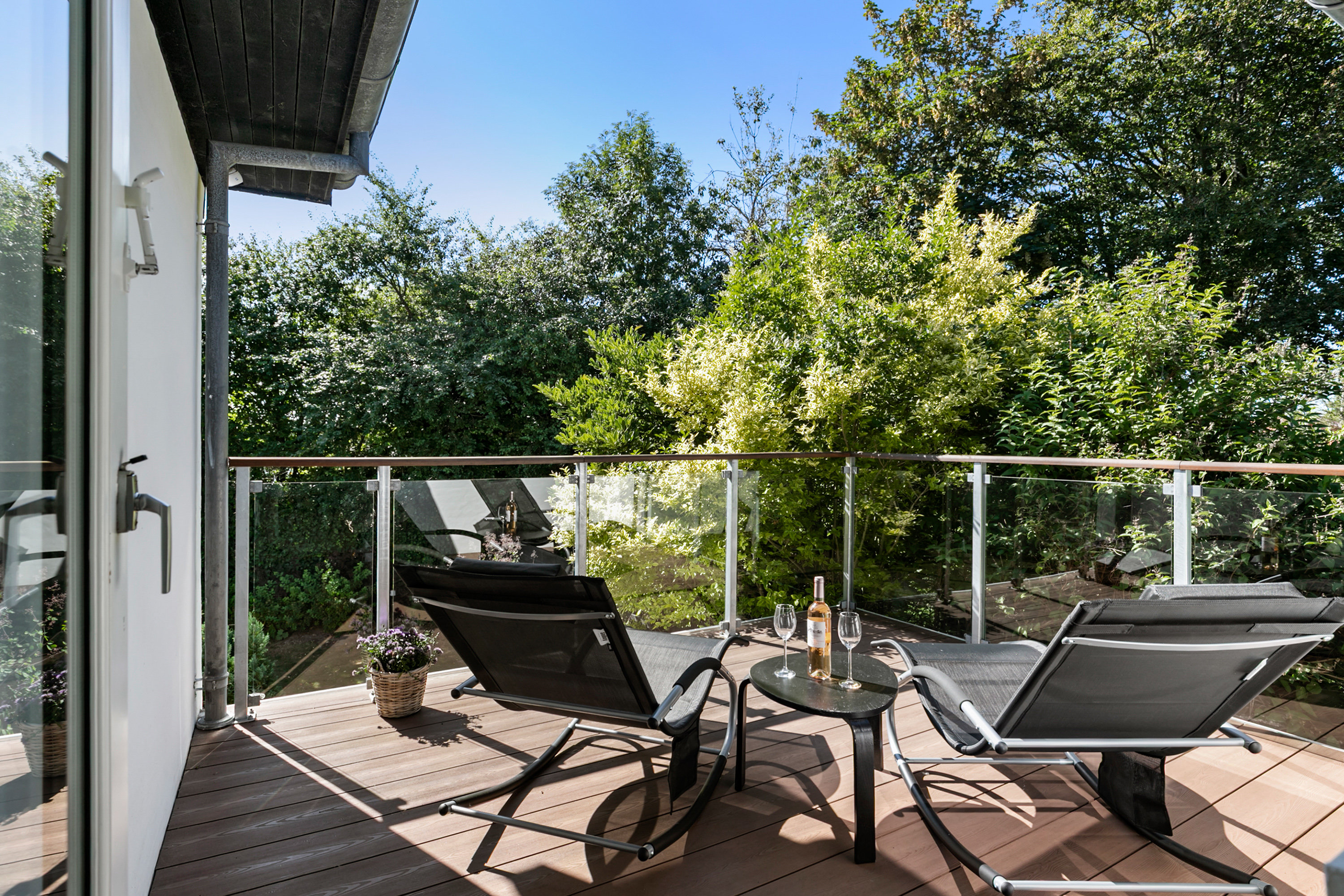 Fremhævet terrasse billede i fuldskærmstilstand. Billede af Thorsvej 24, 9700 Brønderslev