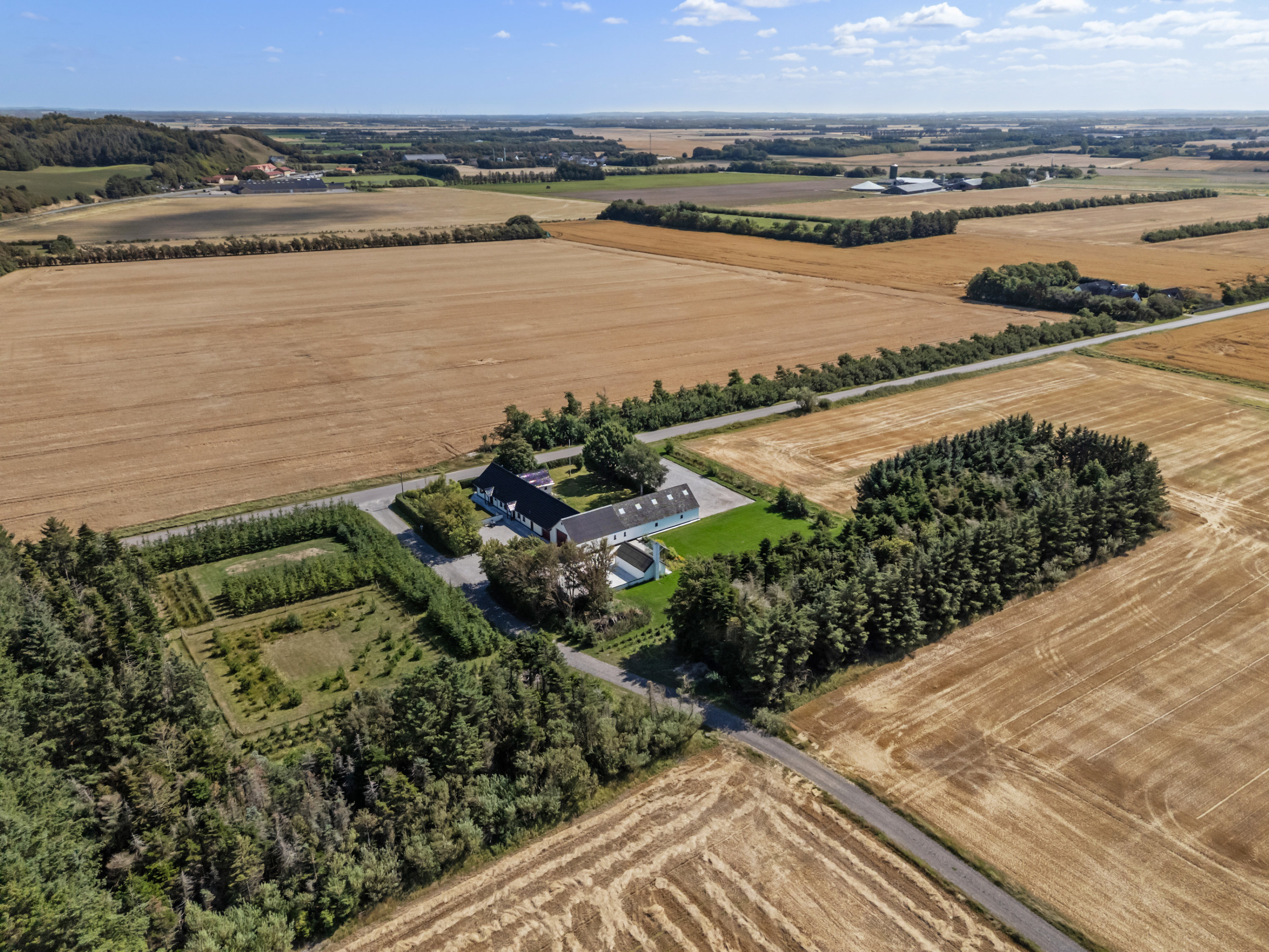 Fremhævet luftfoto billede i fuldskærmstilstand. Billede af Byvasen 71, Thise, 9700 Brønderslev