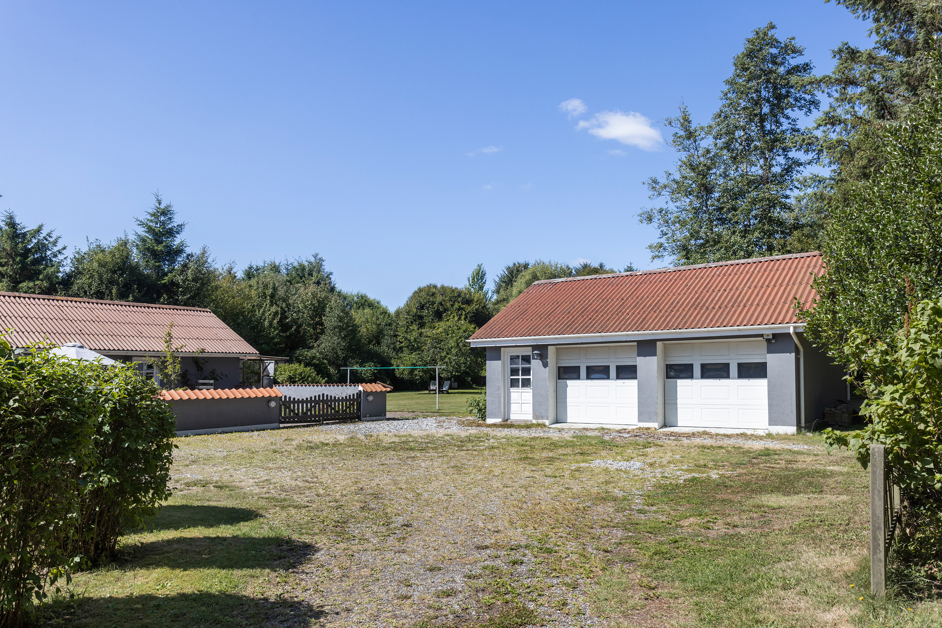Fremhævet garage billede i fuldskærmstilstand. Billede af Østkystvejen 402, Voerså, 9300 Sæby