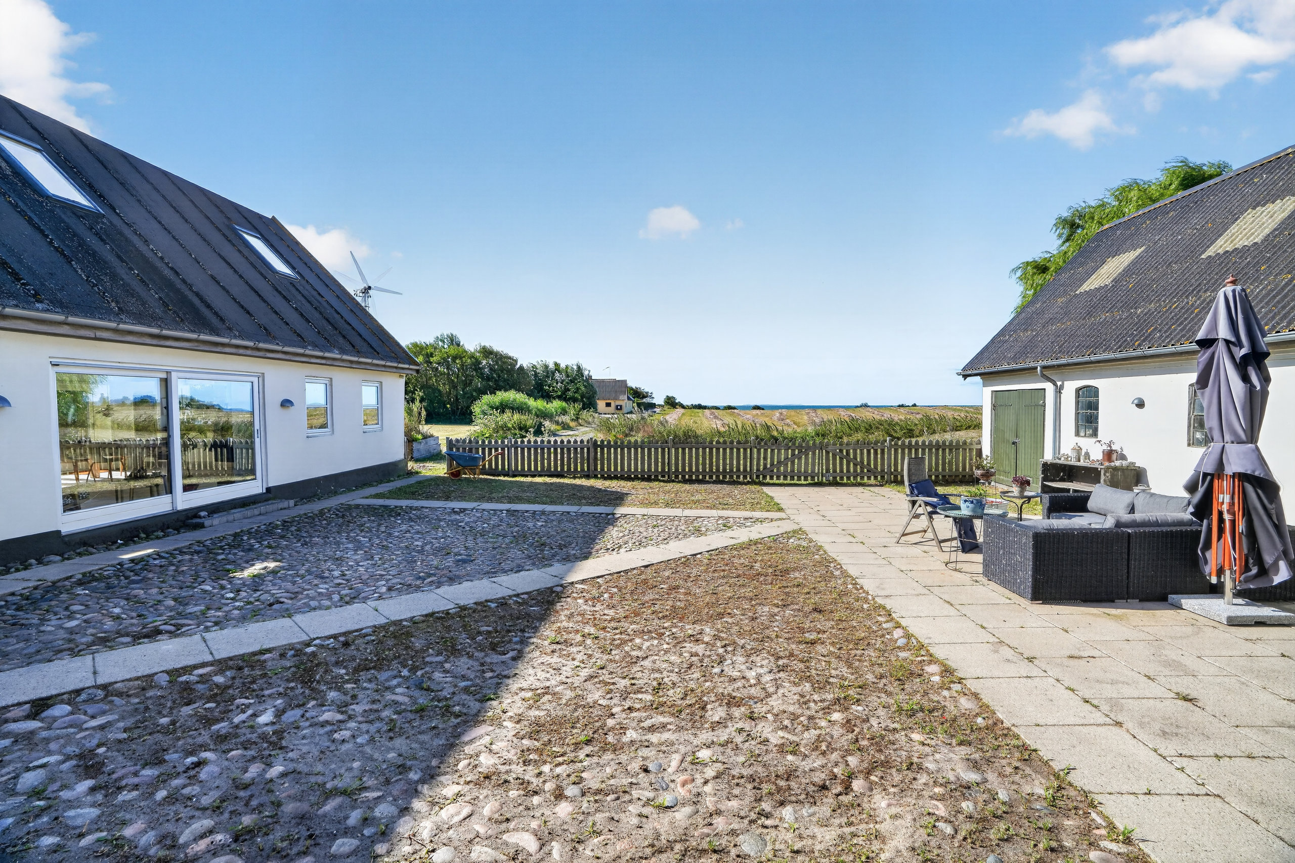 Fremhævet terrasse billede i fuldskærmstilstand. Billede af Østervangsvej 1, Østervang, 4583 Sjællands Odde