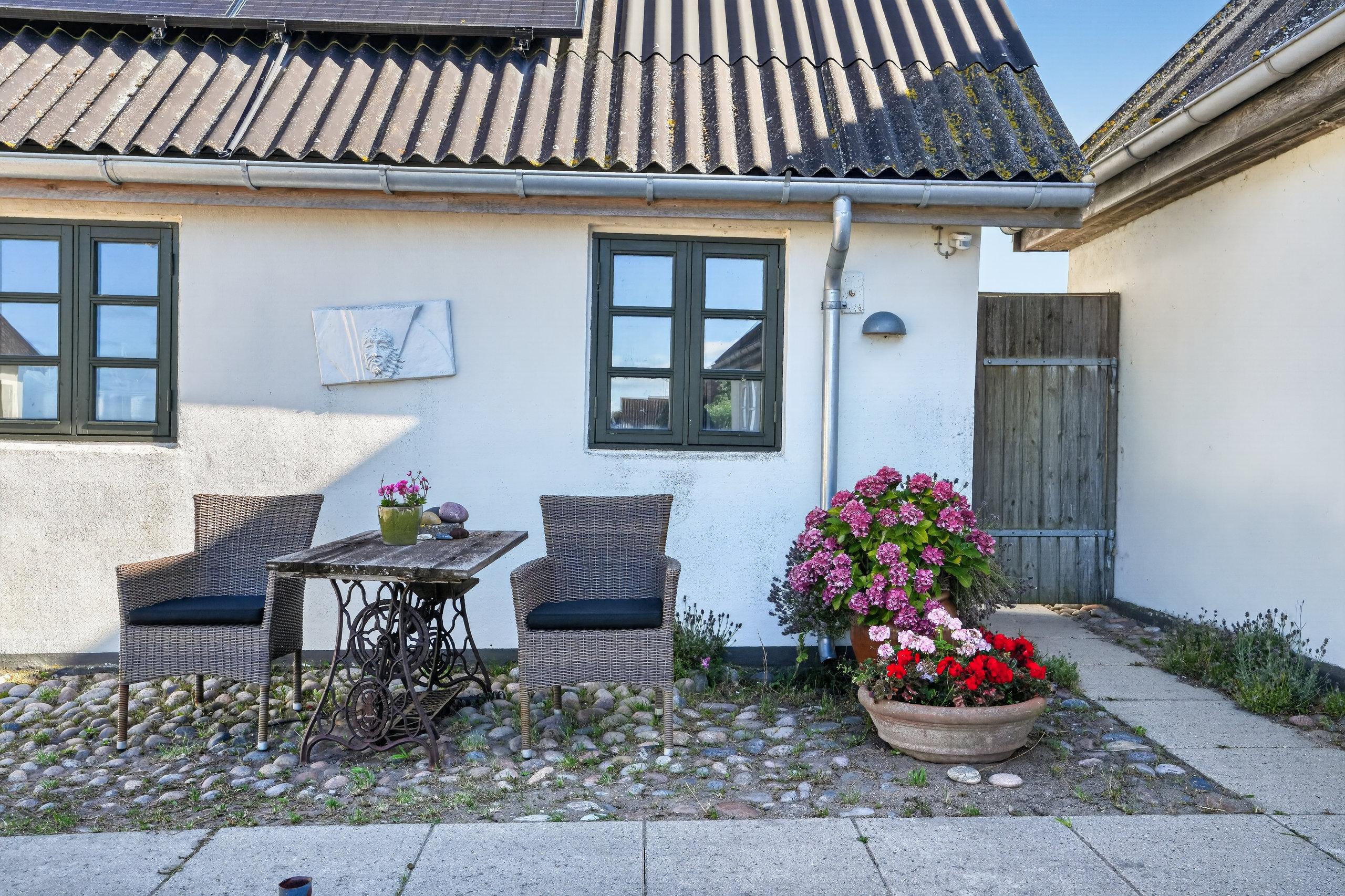 Fremhævet terrasse billede i fuldskærmstilstand. Billede af Østervangsvej 1, Østervang, 4583 Sjællands Odde