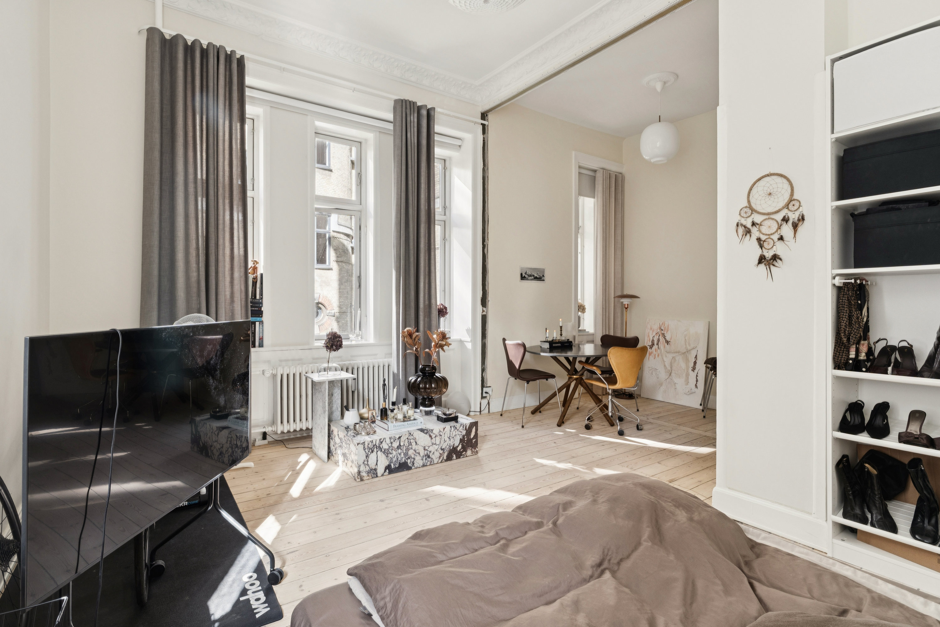 Fremhævet stue billede i fuldskærmstilstand. Billede af Østerbrogade 84B, 1., 2100 København Ø