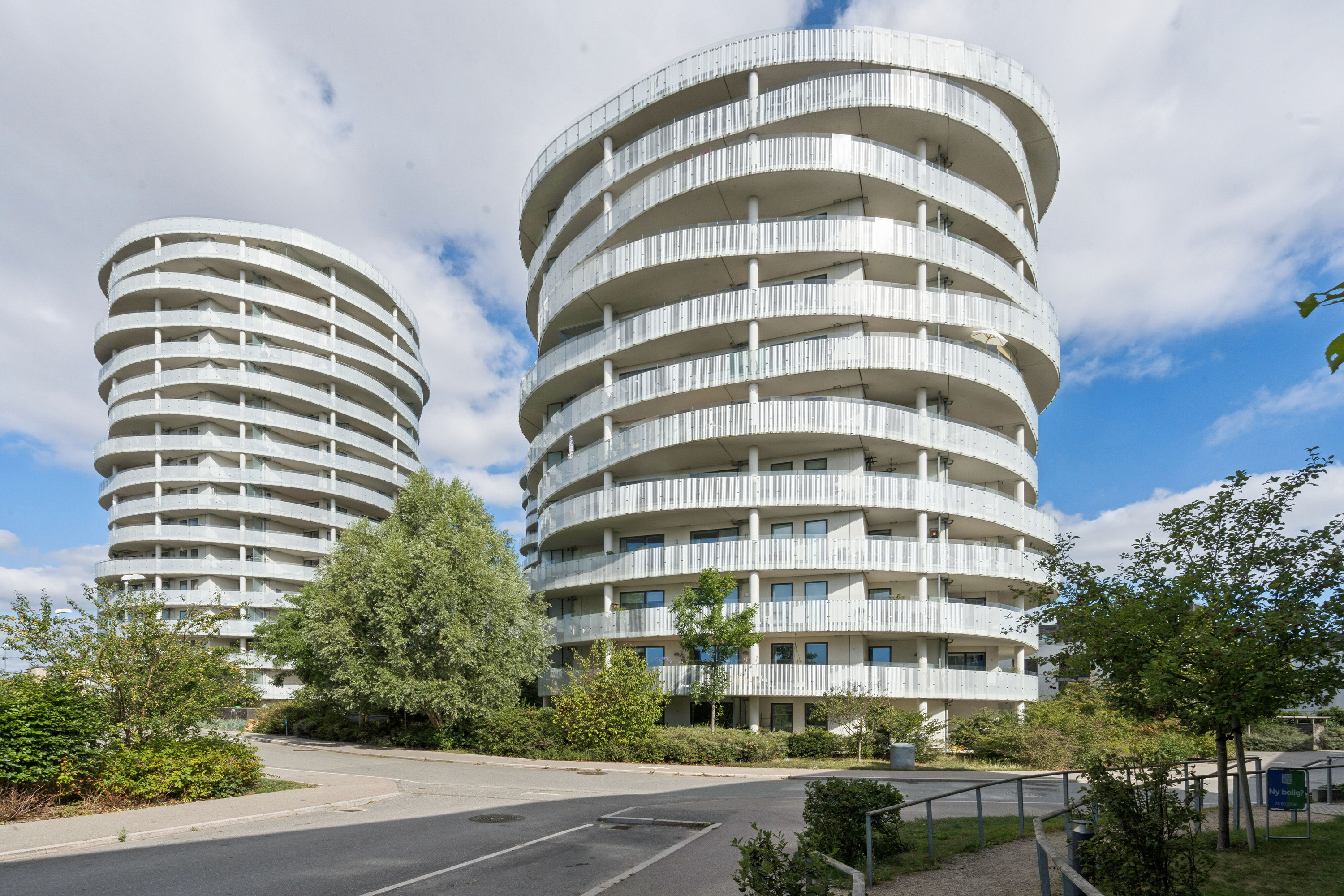 Fremhævet facade billede i fuldskærmstilstand. Billede af Rundholtsvej 26, 5. 1., 2300 København S