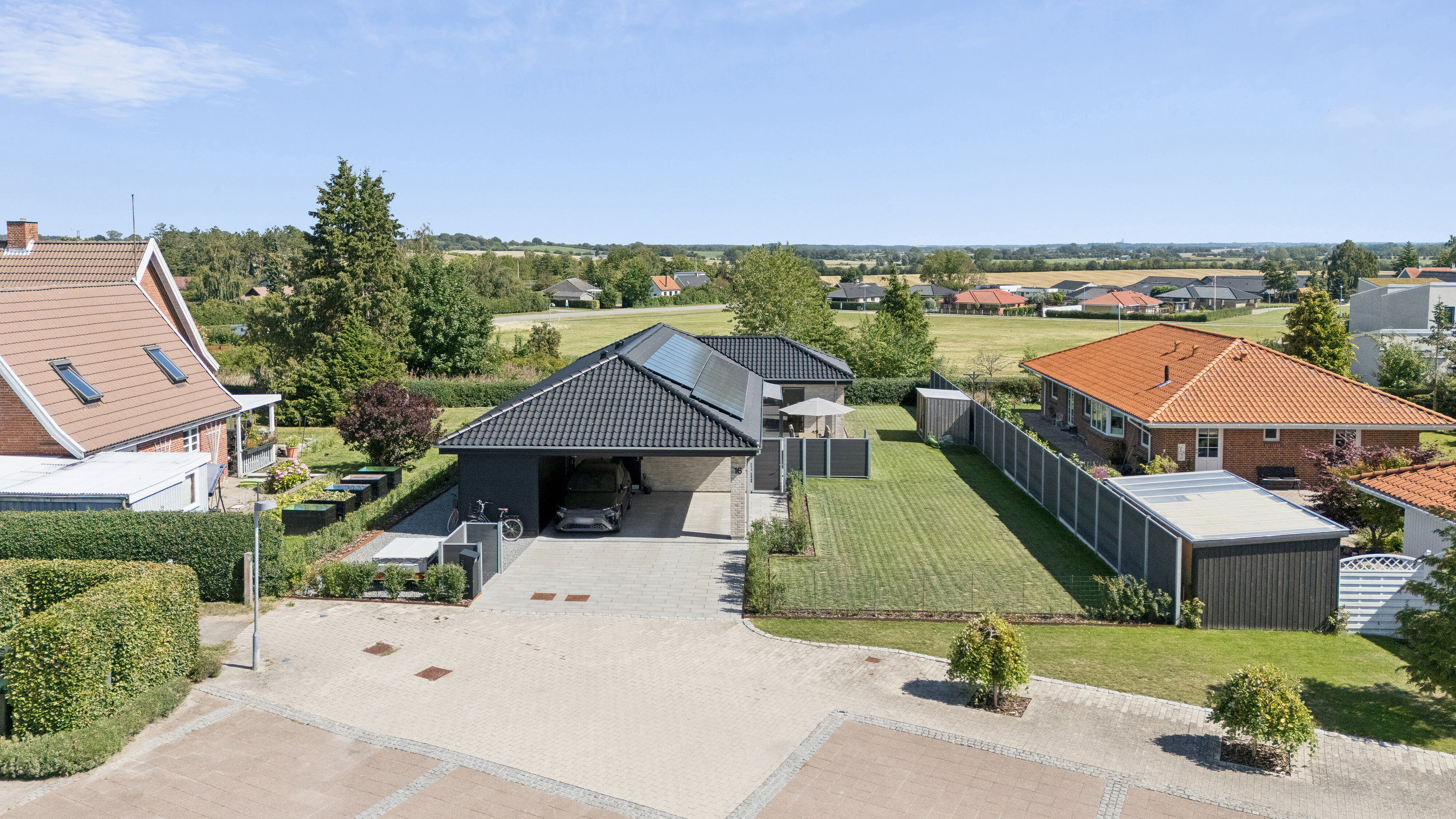 Fremhævet luftfoto billede i fuldskærmstilstand. Billede af Valmuevej 16, 4070 Kirke Hyllinge