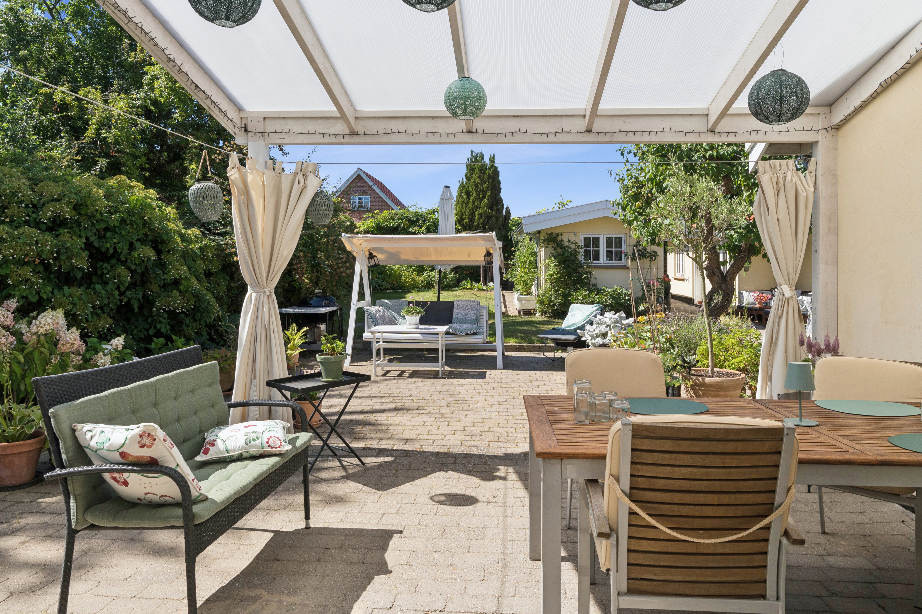 Fremhævet terrasse billede i fuldskærmstilstand. Billede af Hjortekærsvej 109, 2800 Kongens Lyngby