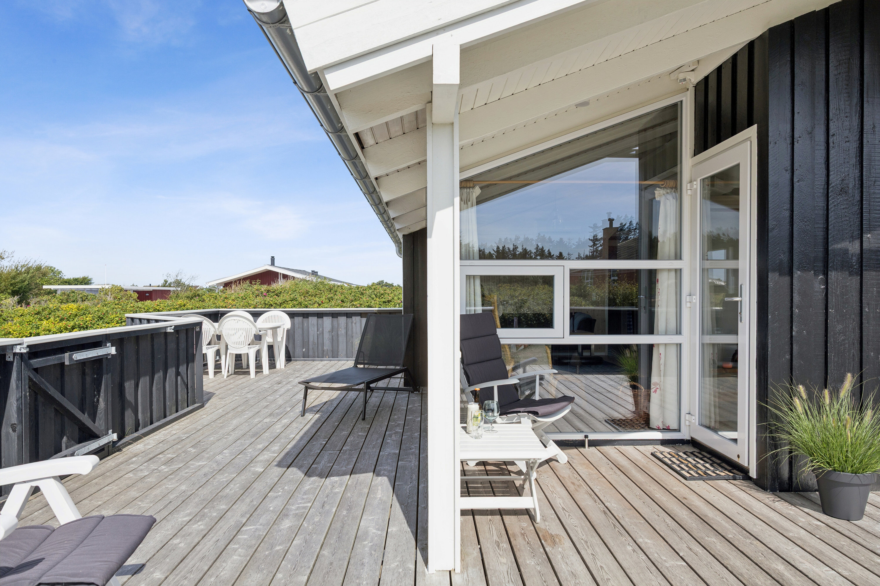 Fremhævet tagterrasse billede i fuldskærmstilstand. Billede af Jævndøgnsvej 2, Skal Klit, 9800 Hjørring