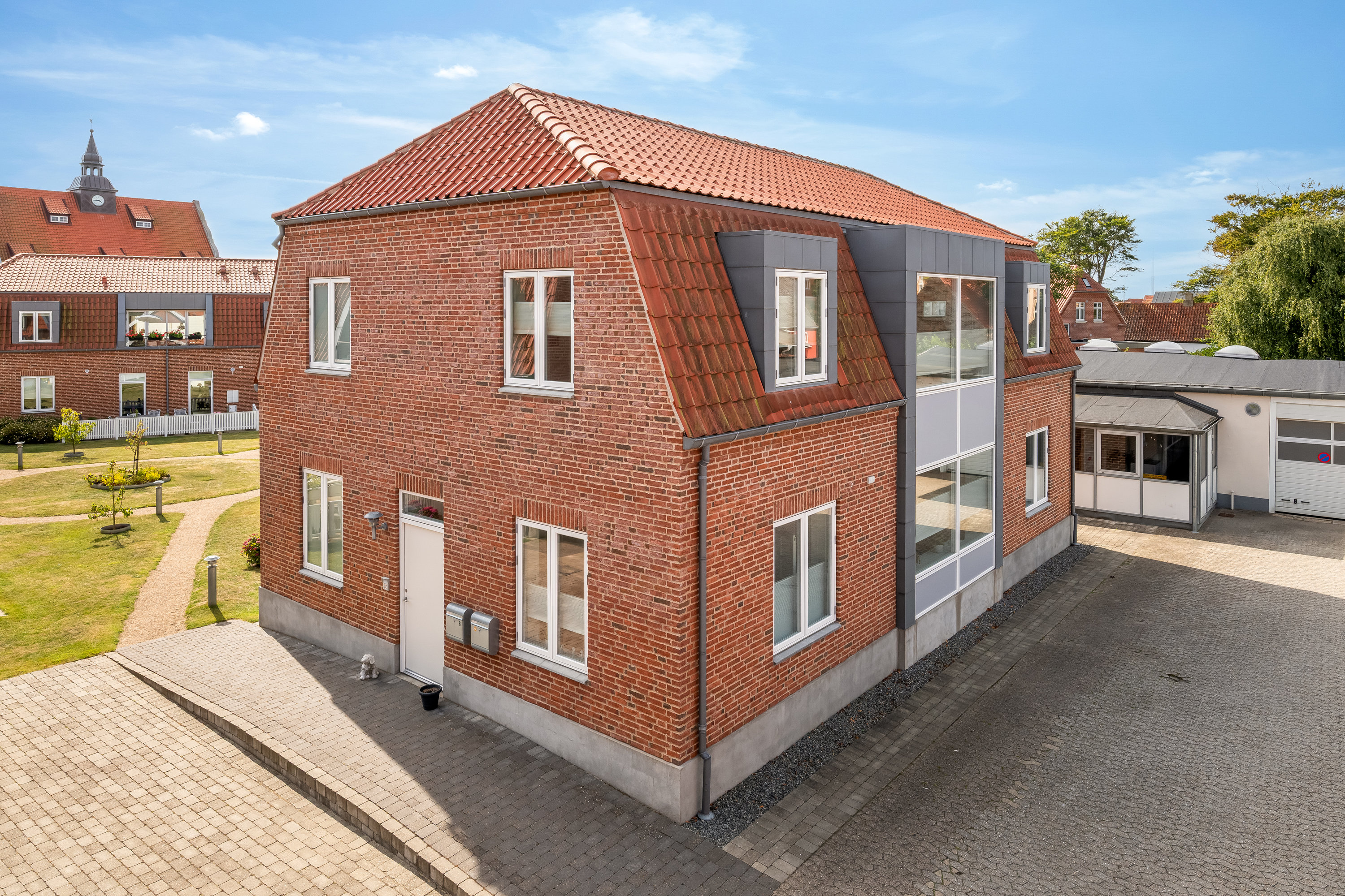 Fremhævet facade billede i fuldskærmstilstand. Billede af Fjord Alle 6, 1., 6950 Ringkøbing