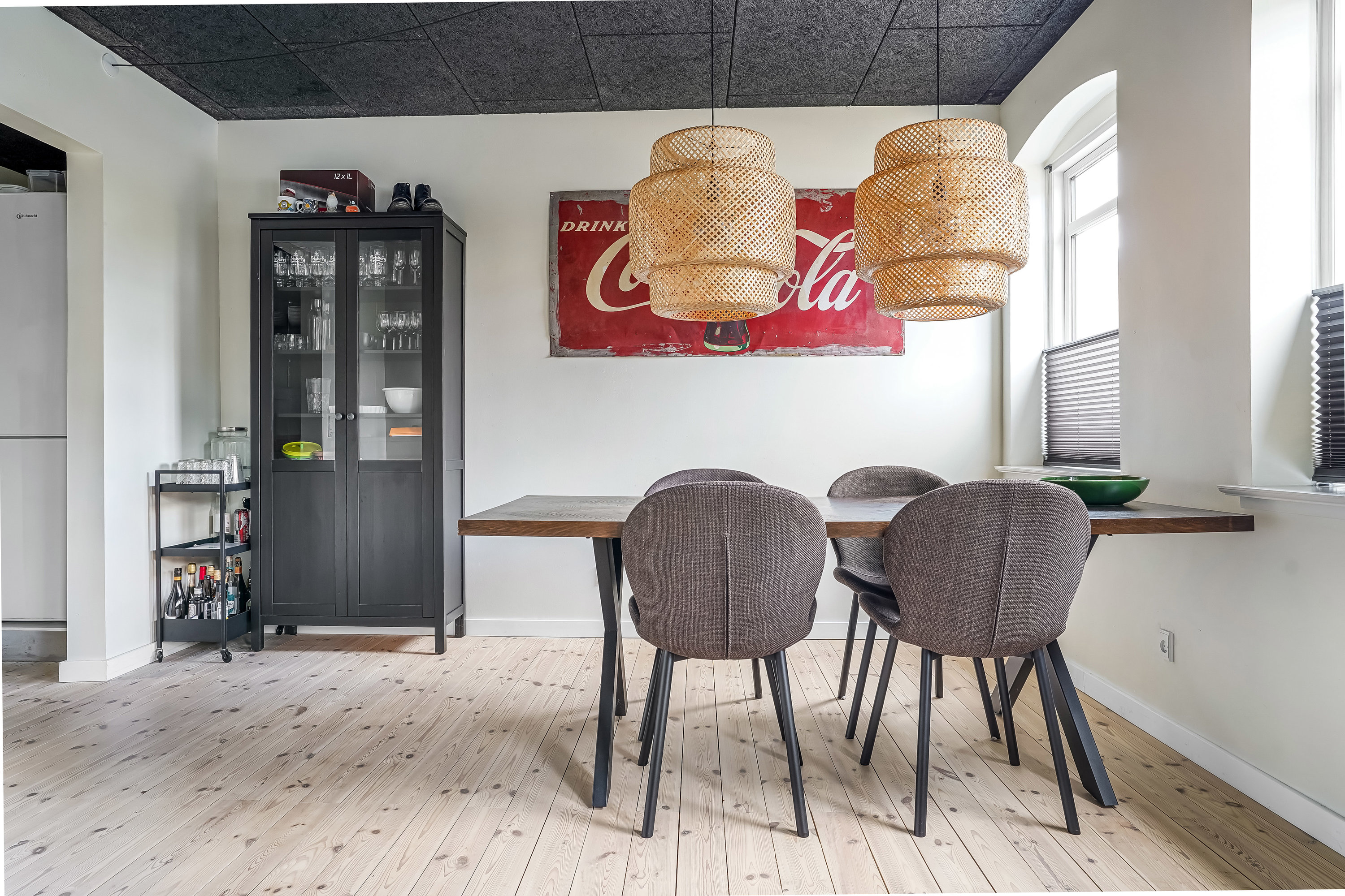 Fremhævet stue billede i fuldskærmstilstand. Billede af Hunderupvej 104, st. th., 5230 Odense M
