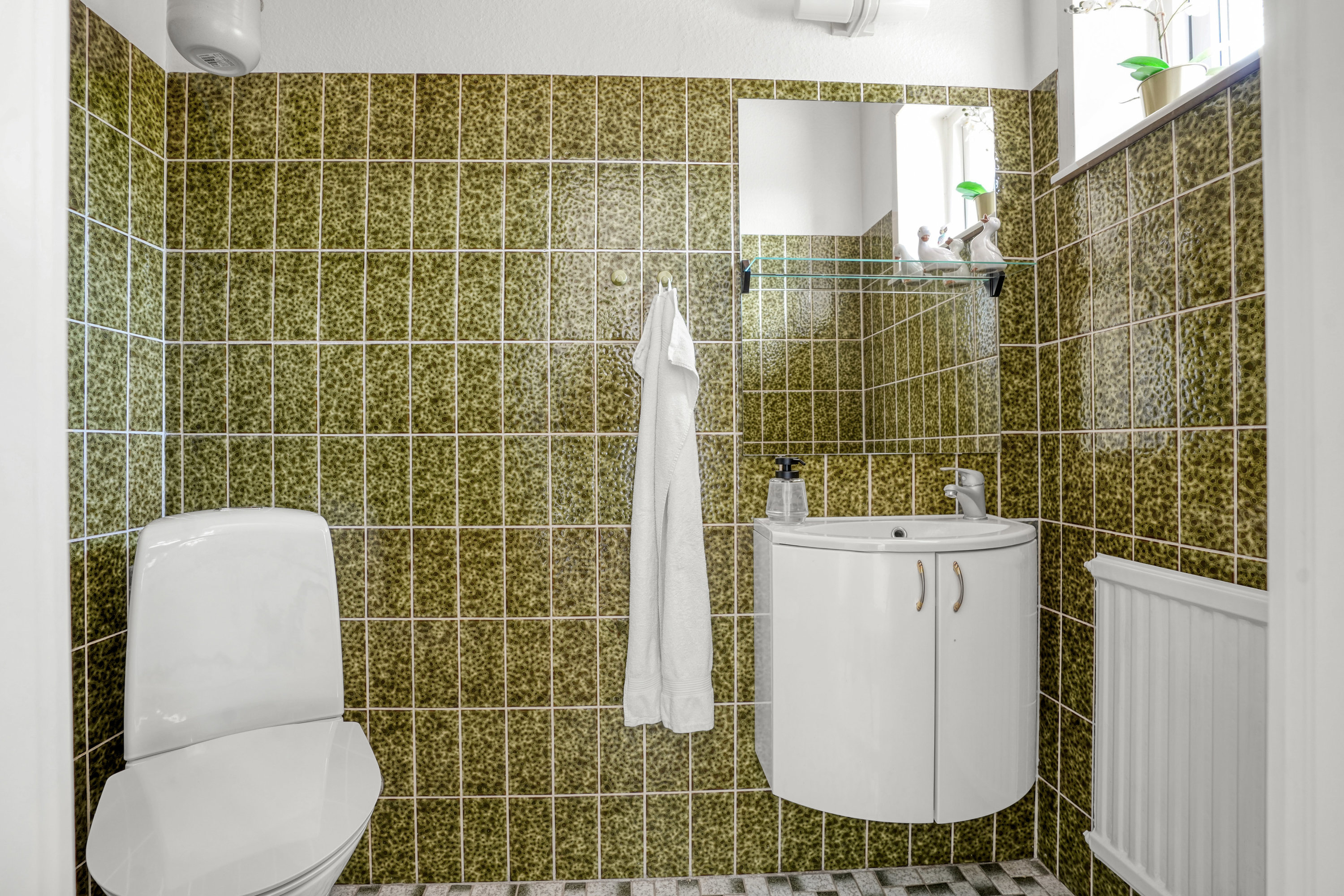 Fremhævet toilet billede i fuldskærmstilstand. Billede af Kirkevej 26D, Tommerup St, 5690 Tommerup