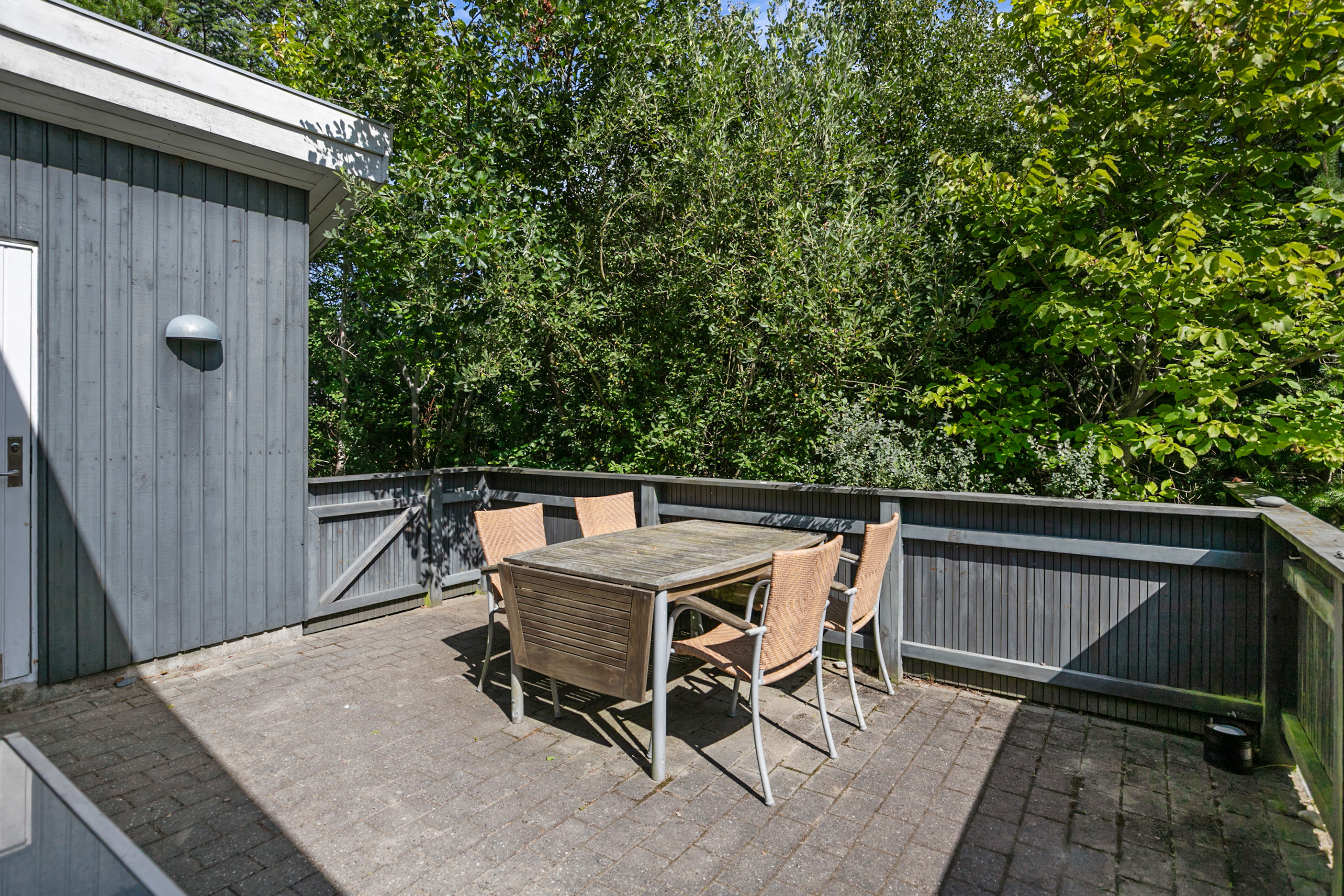 Fremhævet terrasse billede i fuldskærmstilstand. Billede af Tyttebærstien 27, Thorupstrand, 9690 Fjerritslev