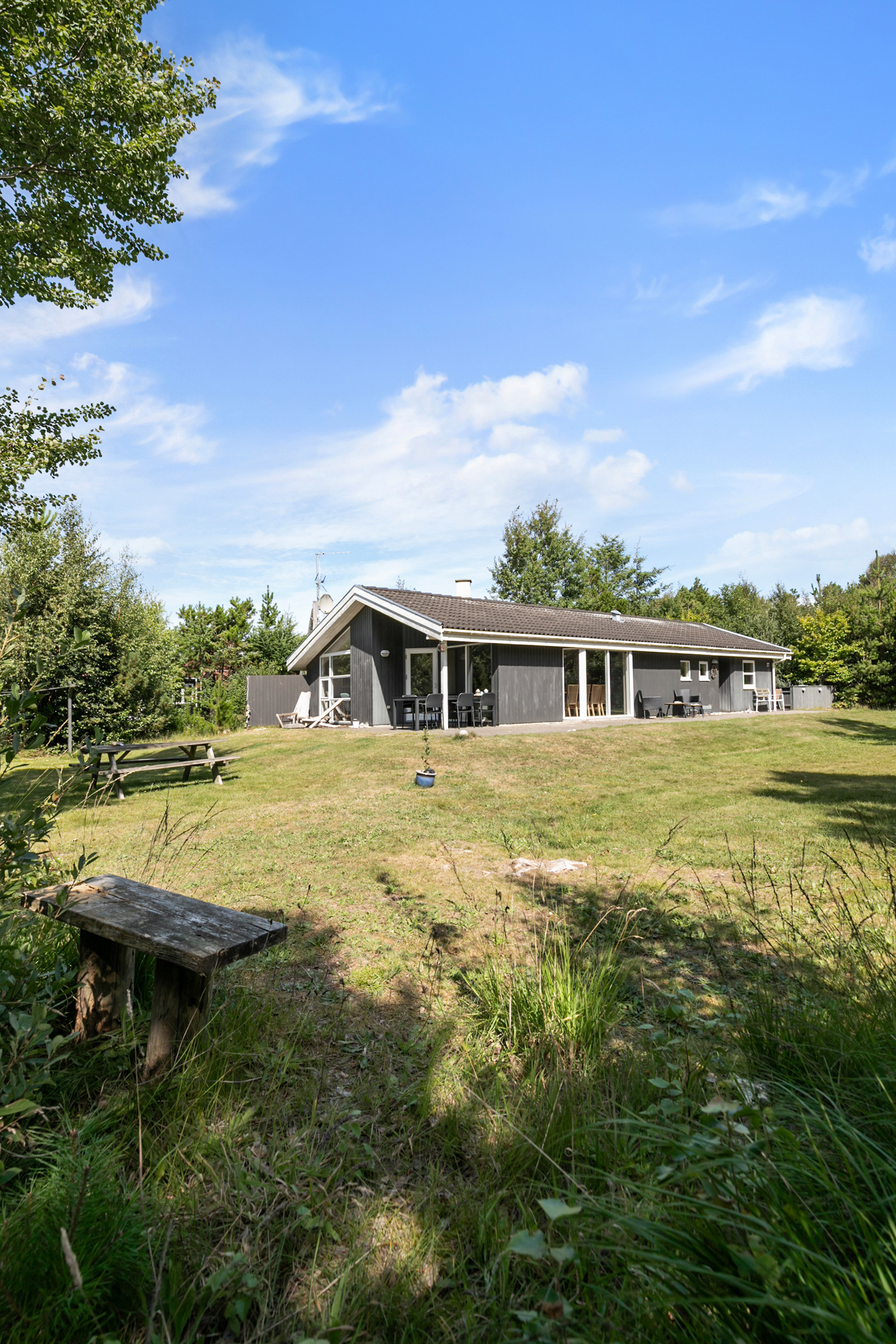 Fremhævet facade billede i fuldskærmstilstand. Billede af Tyttebærstien 27, Thorupstrand, 9690 Fjerritslev