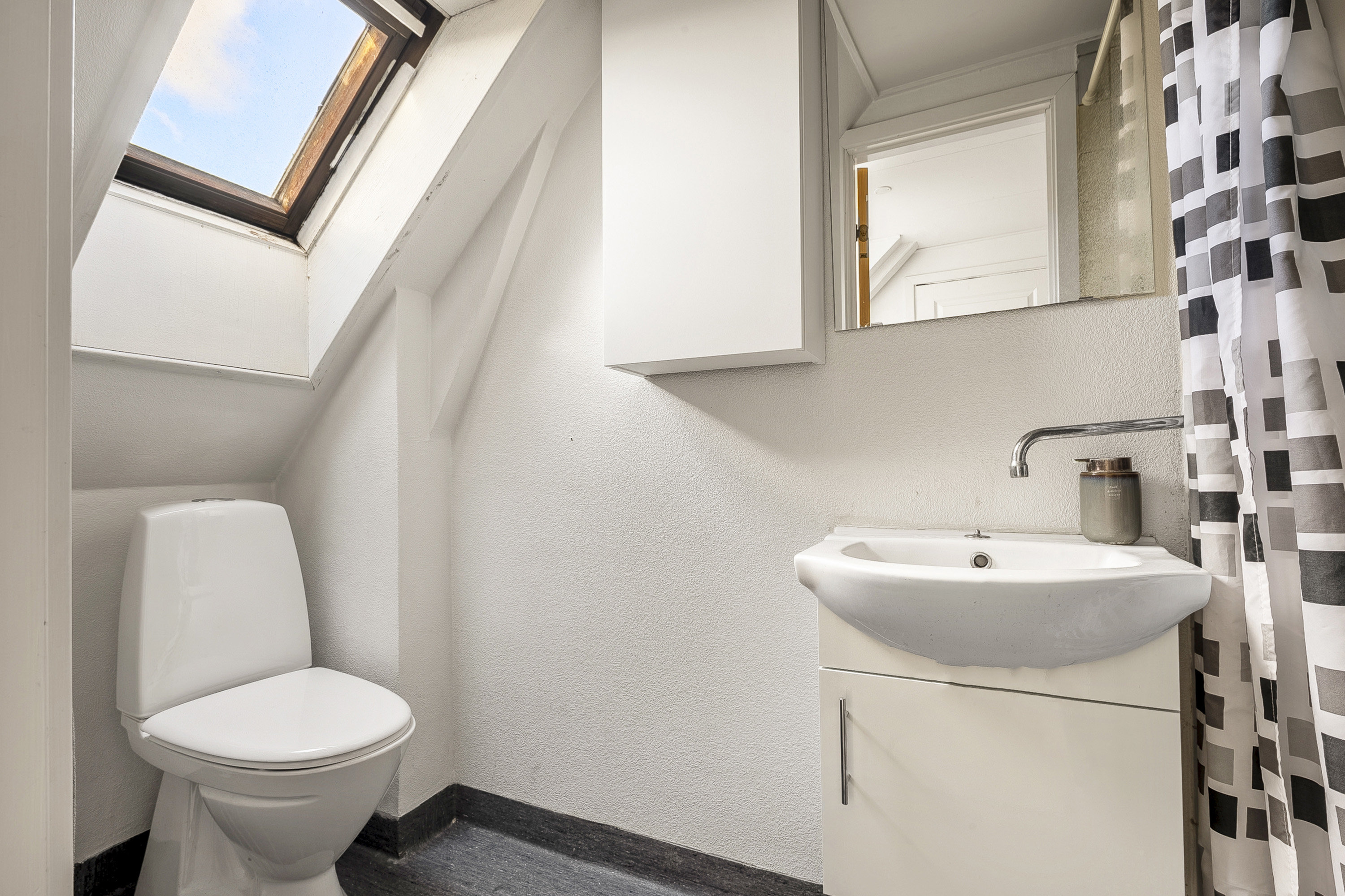 Fremhævet toilet billede i fuldskærmstilstand. Billede af Frederiksgade 5, 8700 Horsens